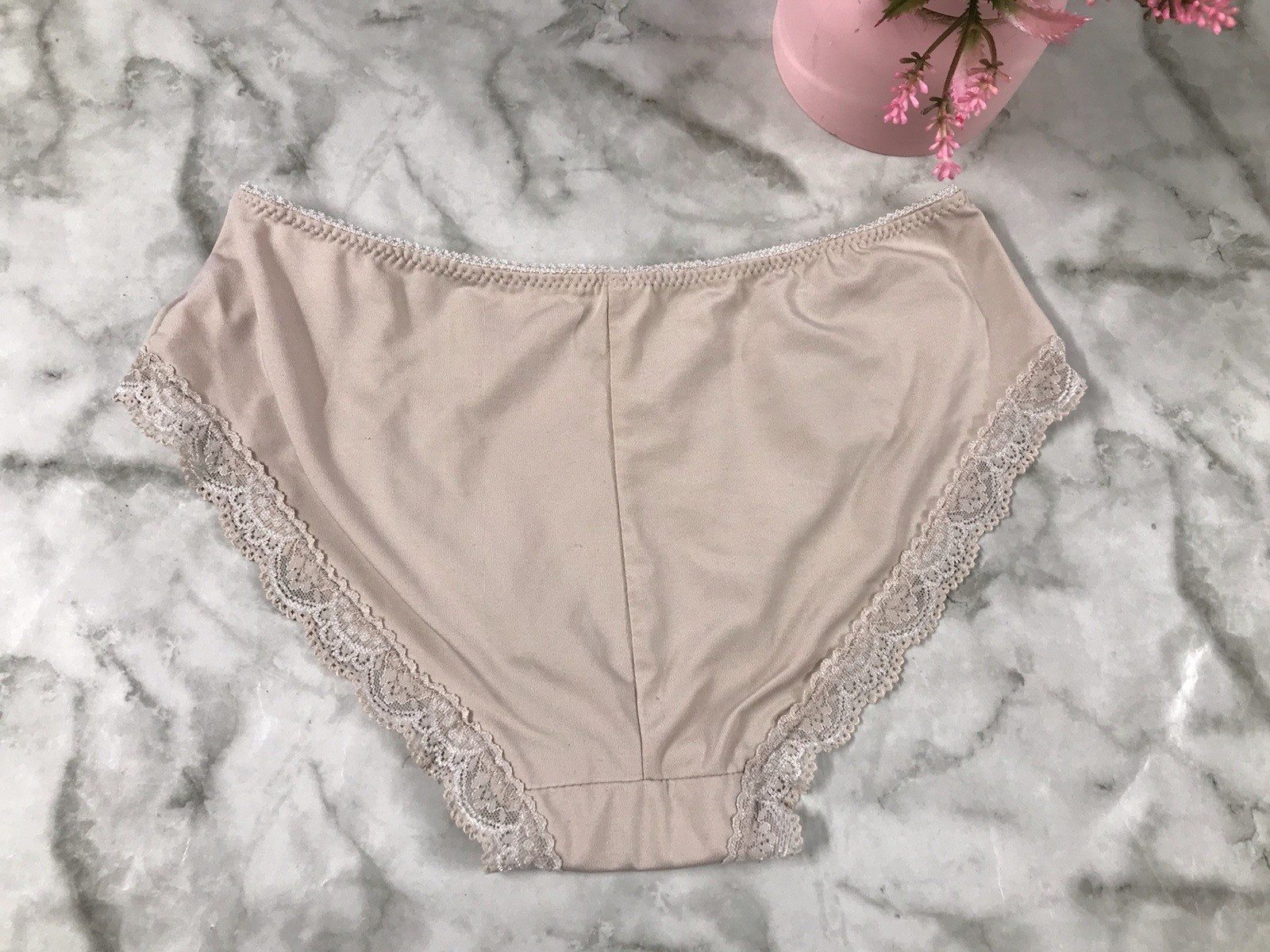 Vintage Marilyn Monroe lace poly-spandex beige Bow Lace Panty Small