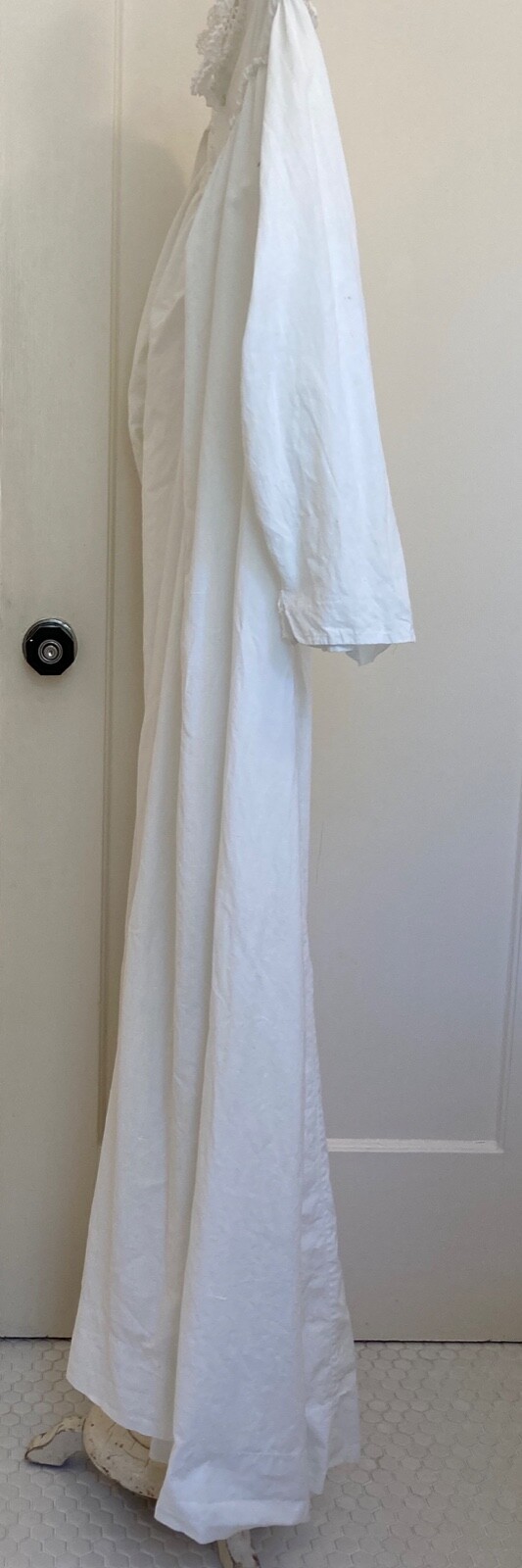 Antique Vintage Edwardian Victorian Heavy Cotton Long Nightgown 1880-1900s AS IS