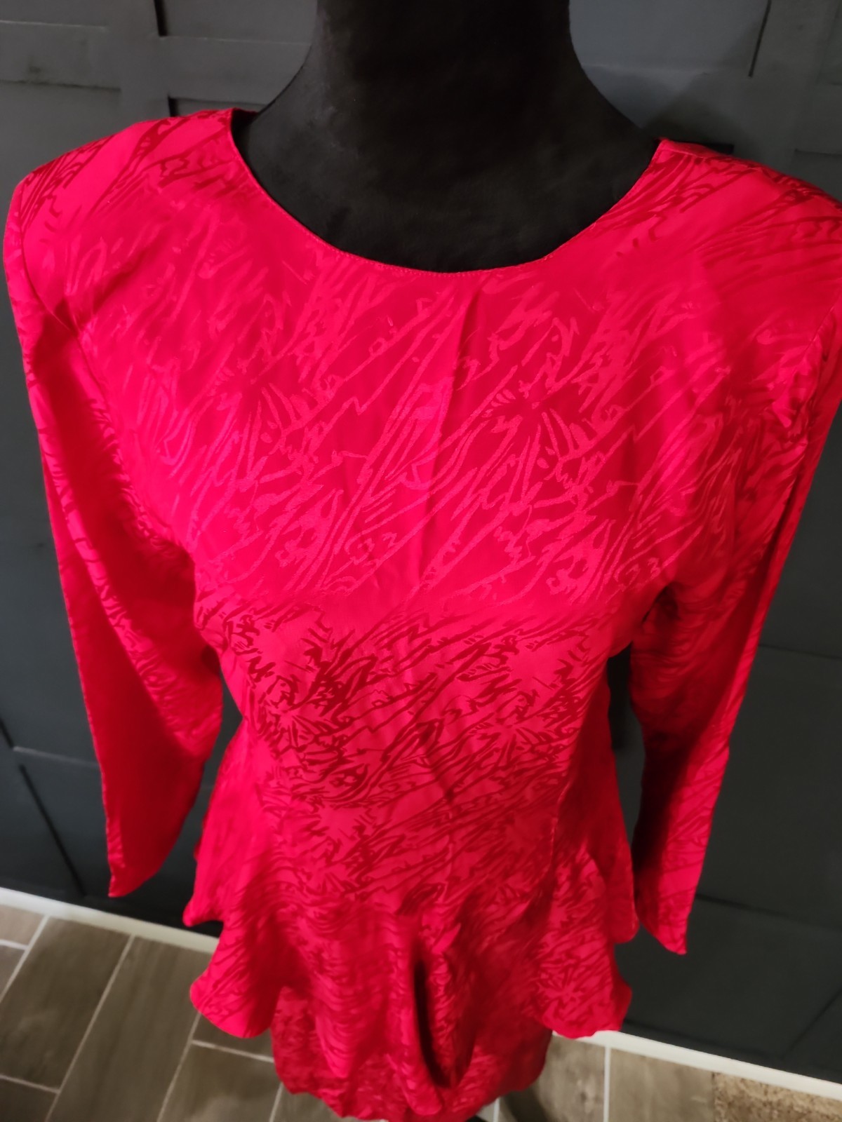 Vintage Ambria Dress 100% Silk Size 6 Peplum Zipper Back Long Sleeves V Back