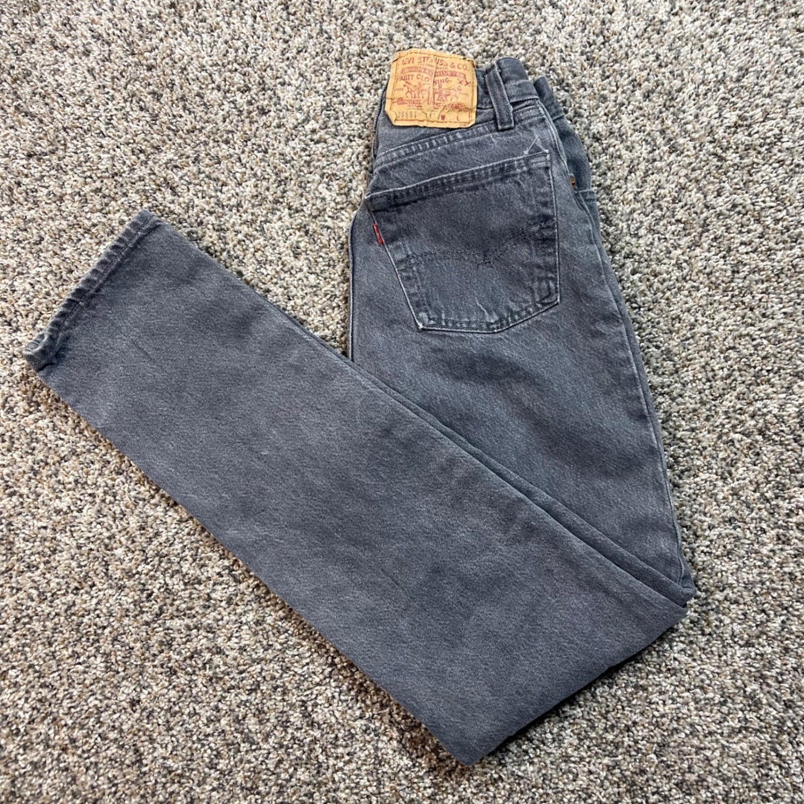 Vintage Levi’s 501 Women’s 22×31 Jeans USA Made Black High Waisted Straight