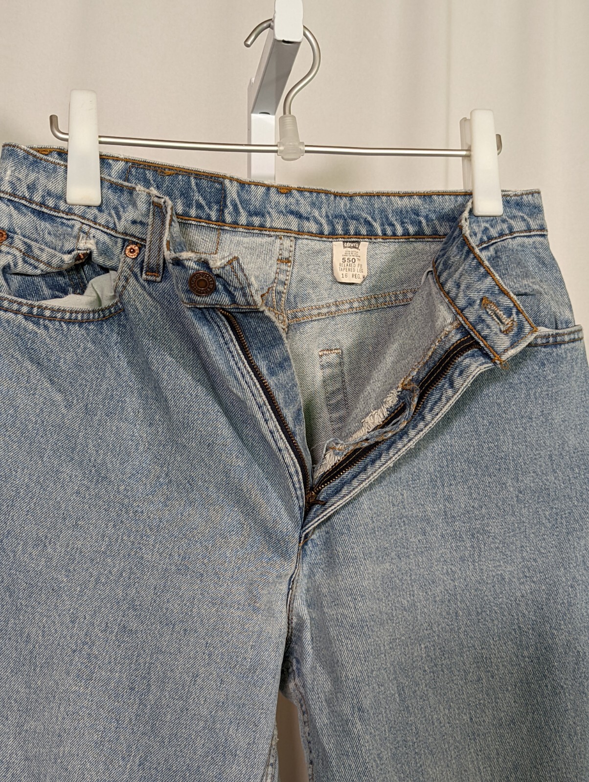 Levi’s 550 Vintage Red Tab Relaxed Tapered Fit Jeans 33 x 30 USA