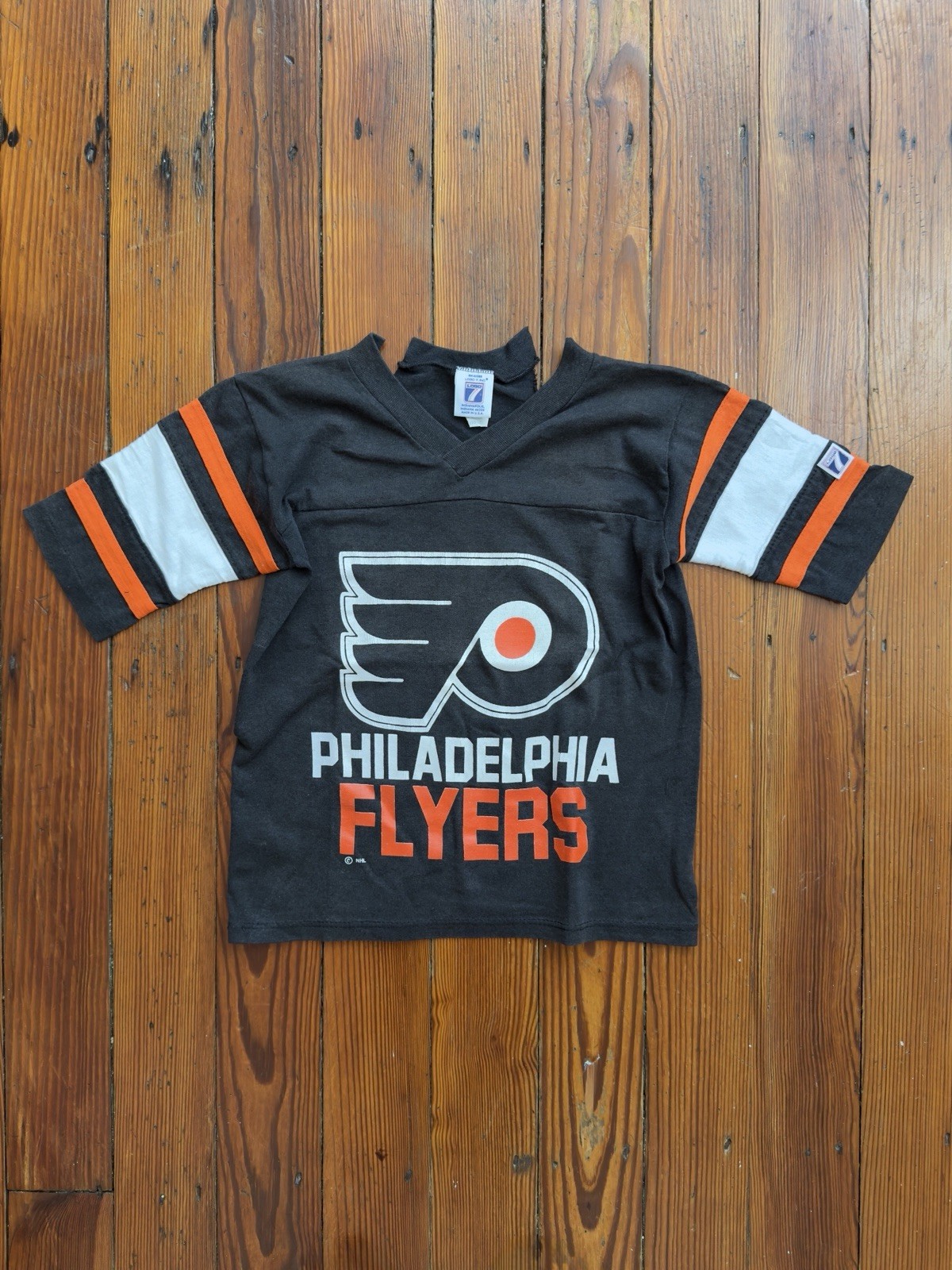 Vintage Logo 7 NHL Philadelphia Flyers tshirt jersey ringer sleeves v-neck