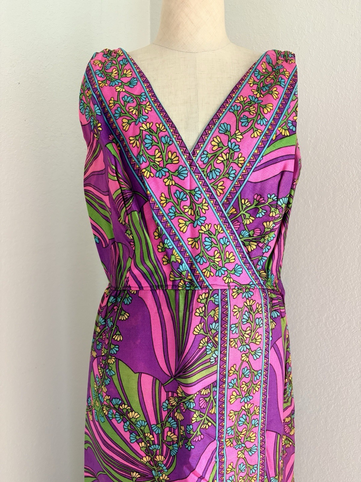 Vtg 60s Tiki Hawaii Maxi Dress Floral Empire Waist Sleeveless Barkcloth Vibrant