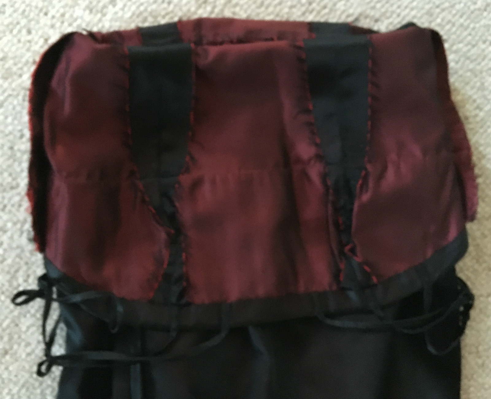 Vintage: Unique – Elegant LITTLE BLACK 40 Black with Burgundy Silk 70s