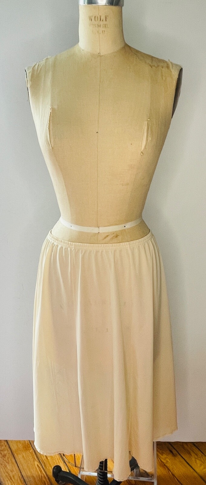 VTG VANITY FAIR*TAN NUDE A-LINE LACE TRIM NYLON HALF SLIP*L