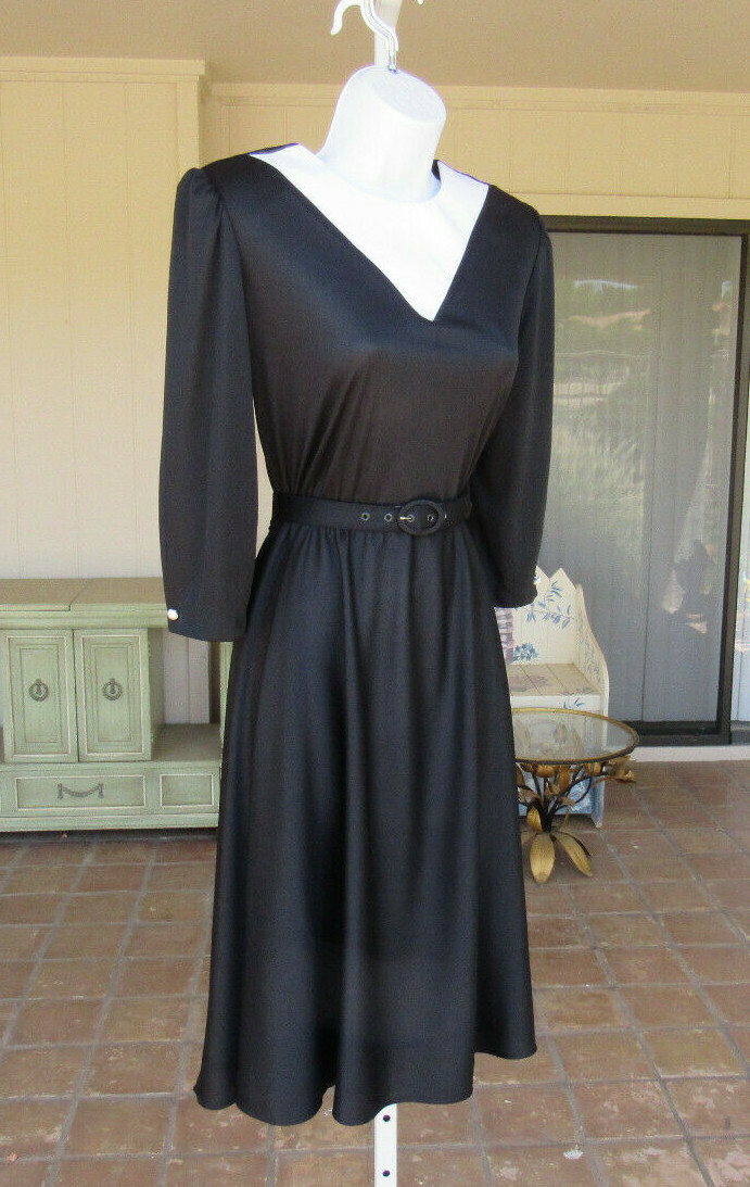 VTG 1960s WHIRLAWAY FROCKS BLACK DRESS & BELT SIZE 6P WHITE COLLAR POLY