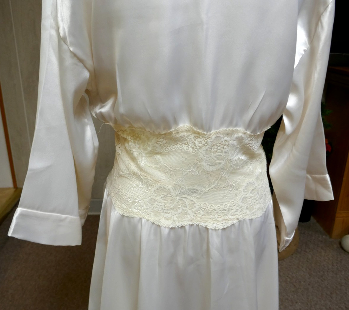 Vintage Blanche Robe And Nightgown Silky & Lace Peignoir Set- Size M