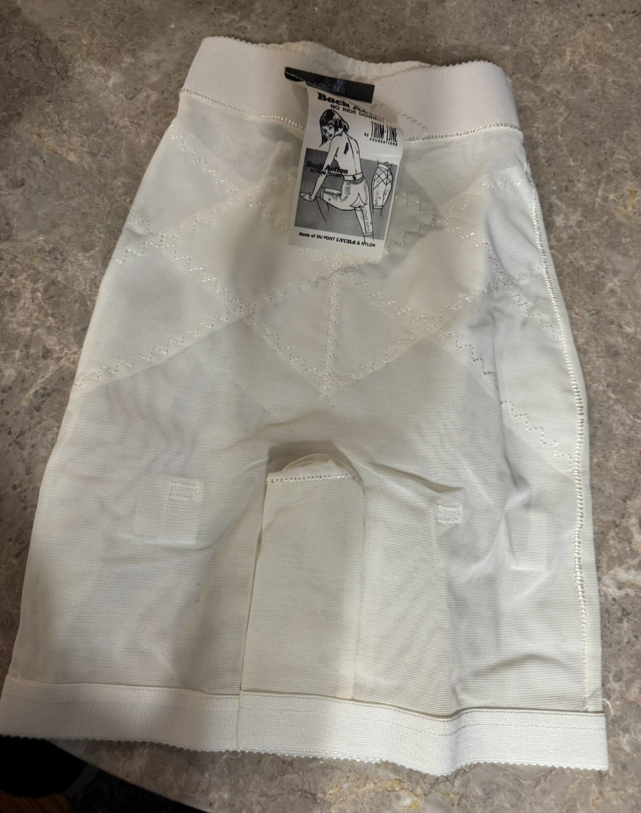 VINTAGE TRIMLINE FOUNDATIONS LONG LEG GIRDLE ! SMALL 25-26. WHITE. NEW !