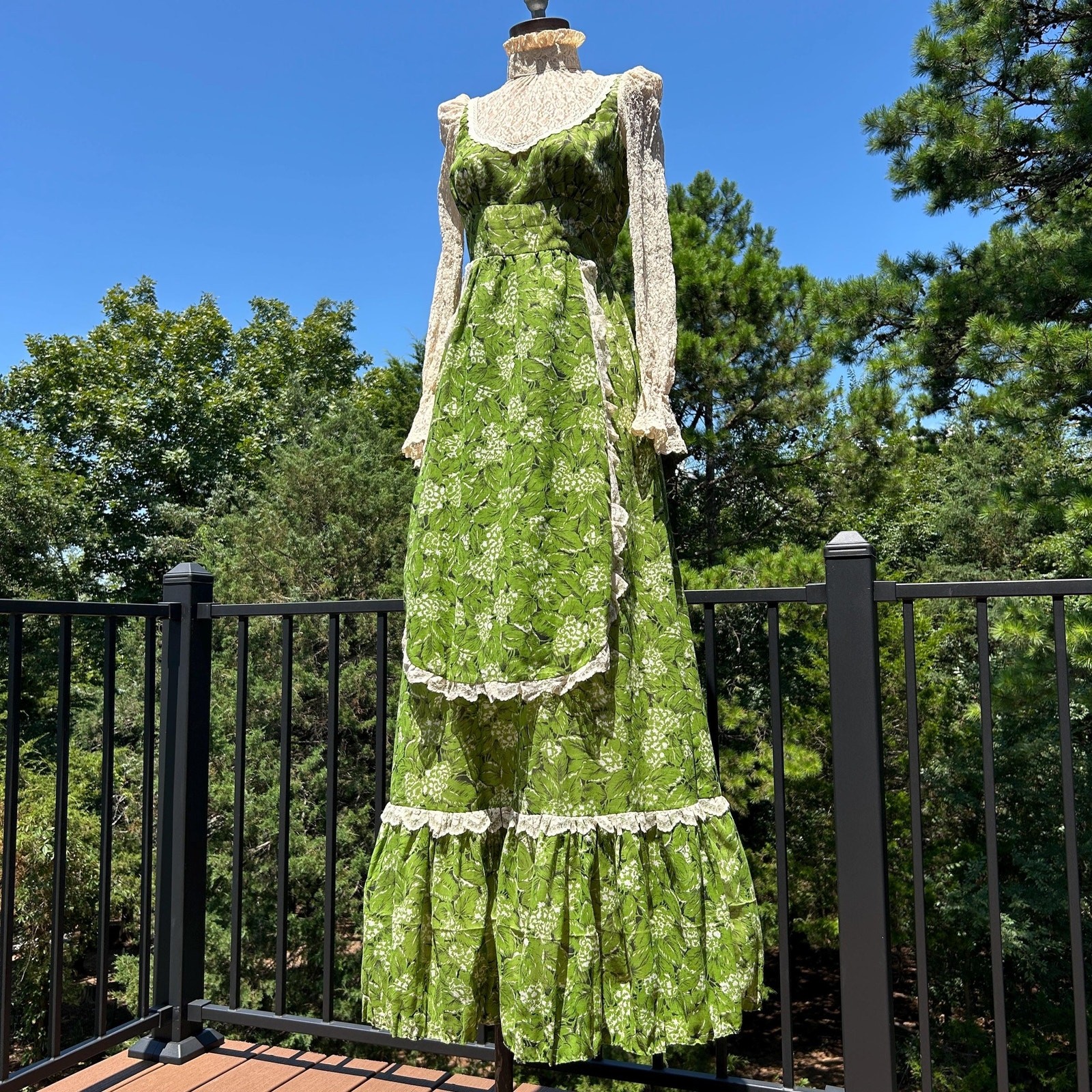 Vintage 70s Black Label Gunne Sax Leafy Floral Victorian Ruffled Lace Maxi Dress