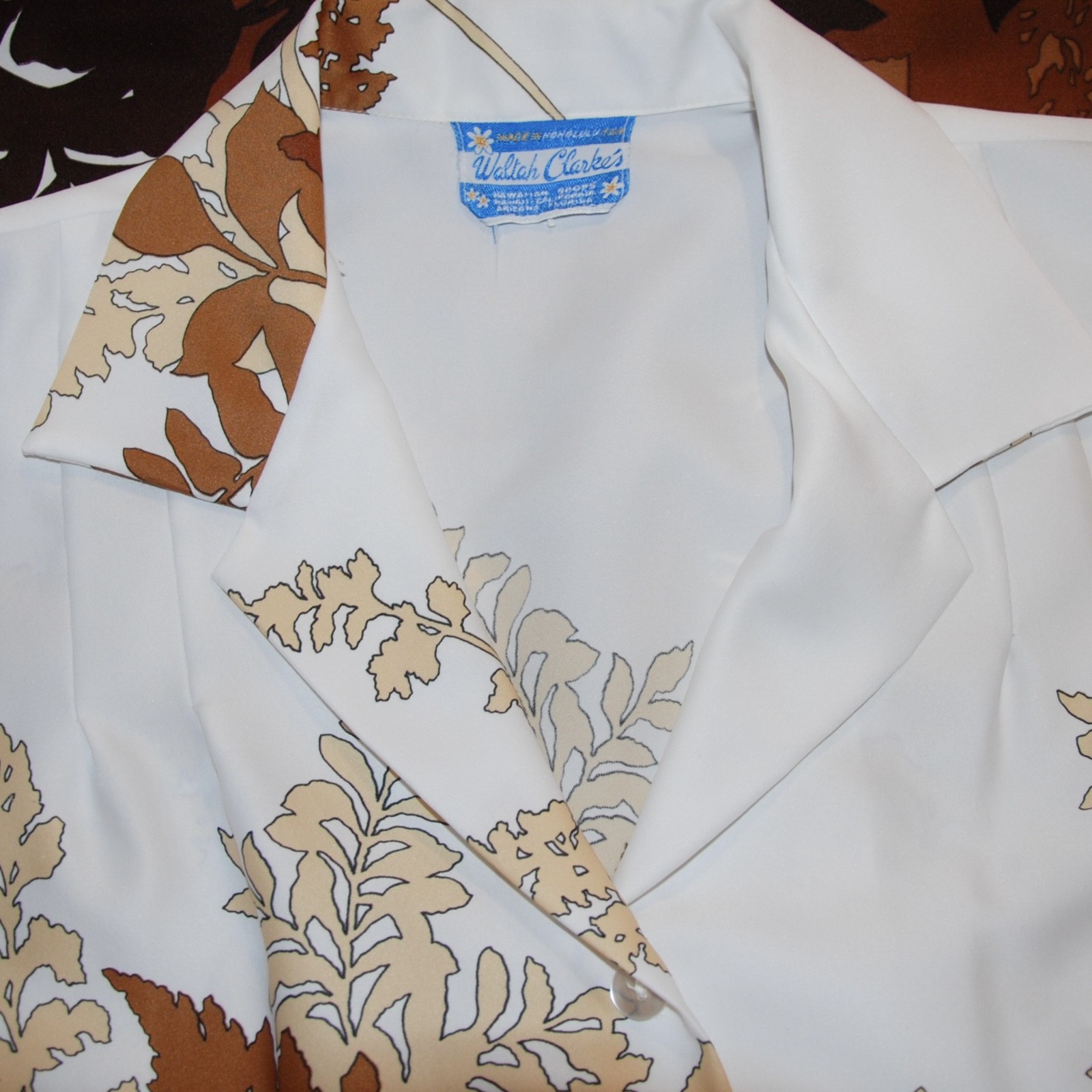 Vtg Waltah Clarke’s Women’s 40″ L-XL Polyester Button Front Hawaiian Blouse Top