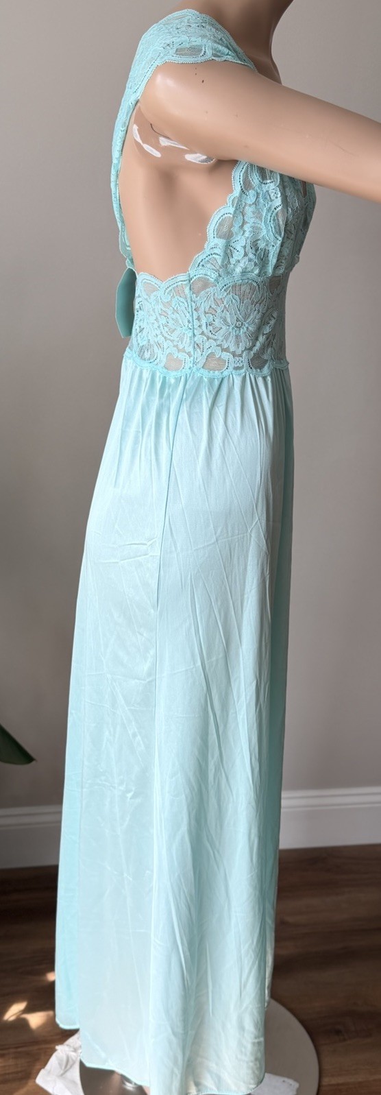 Vtg Vanity Fair Nightgown NWT Azure Mist Blue Lace Bodice Antron III Nylon S/M
