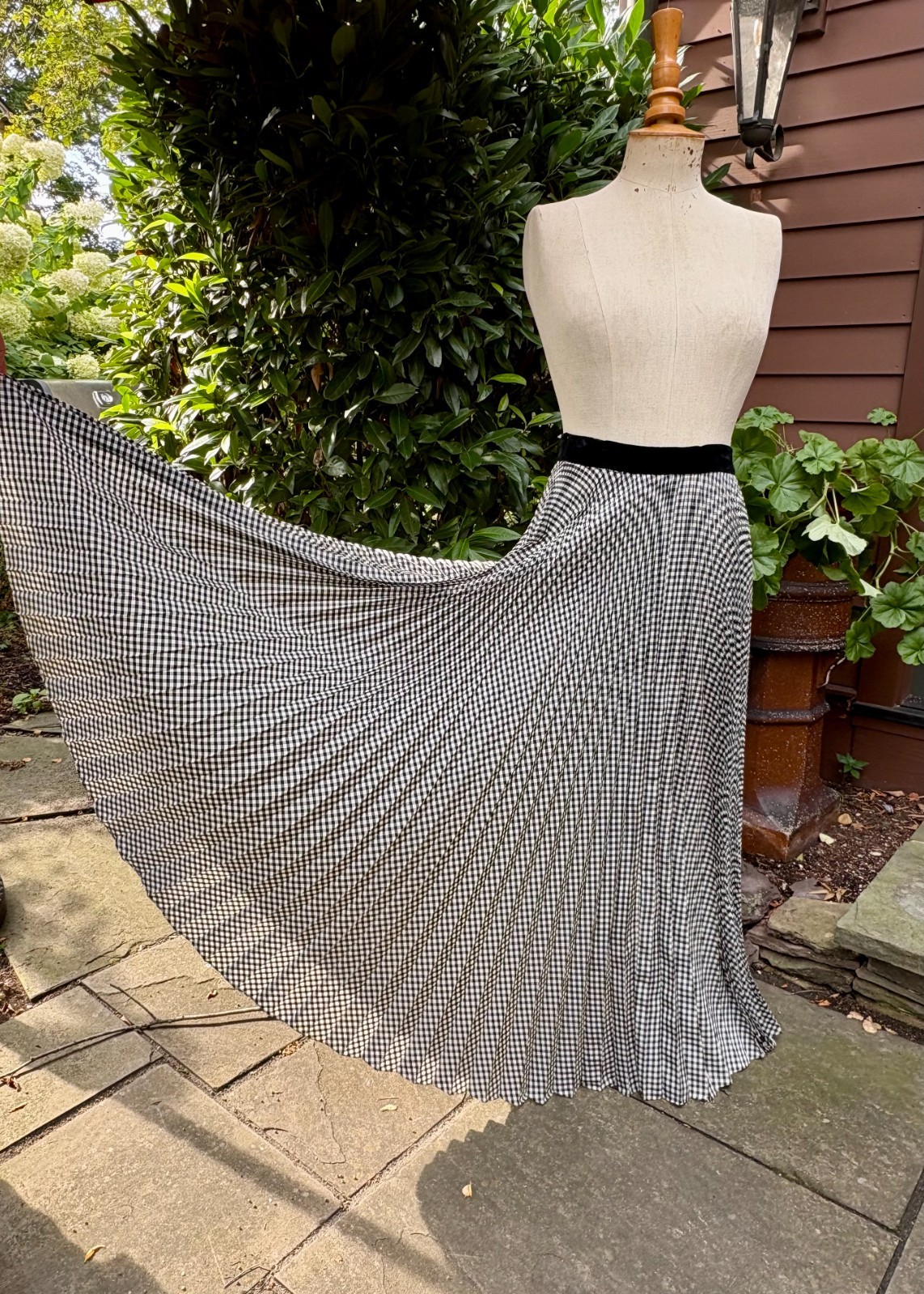 vintage SKIRT BLACK & WHITE CHECK Maxi Accordion Pleats FULL sweep velvet waist