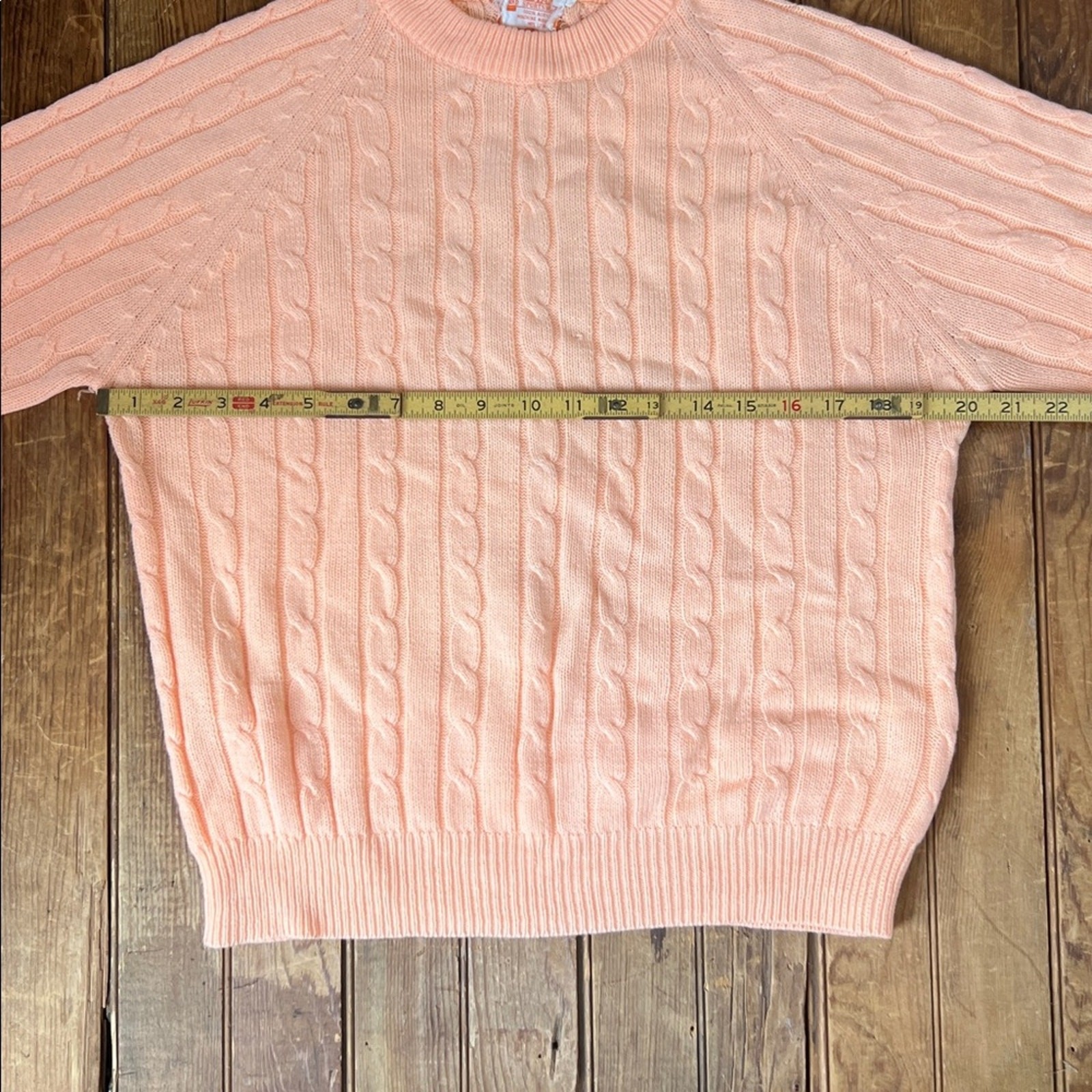 Vintage 80s women’s Sweater Peach Cable Knit crew neck acrylic lightweight