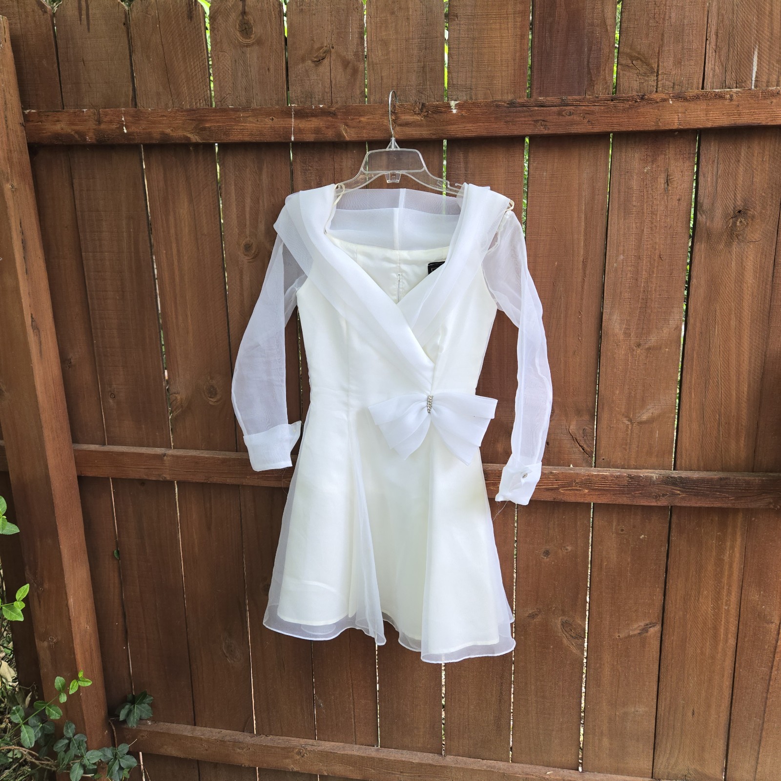 Vintage L.A.GLO White Sheer Sleeve Off Shoulder Formal/ Wedding Dress, SIZE 3/4