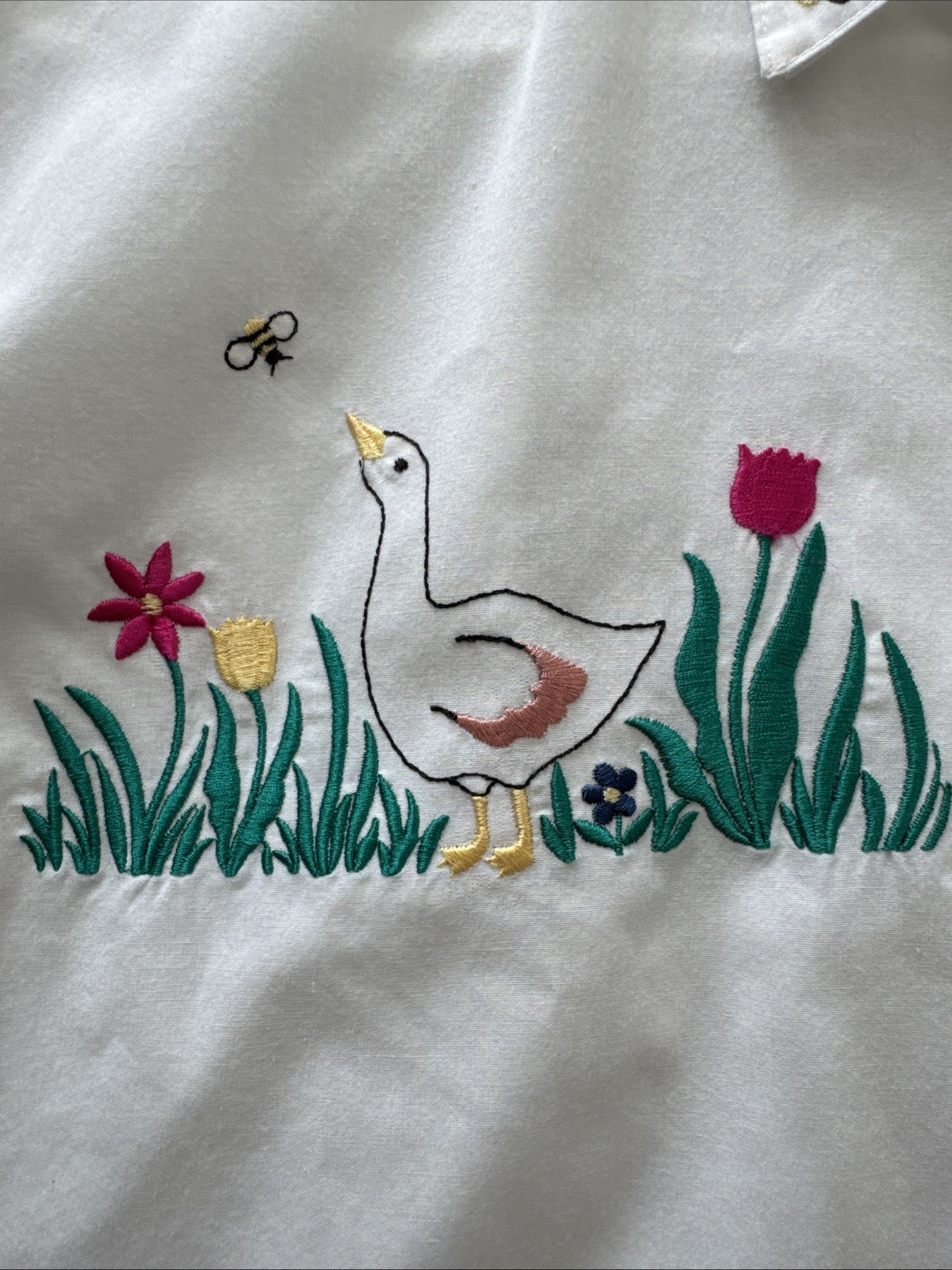 Cotton Blend Blouse 12 Vintage White Short Sleeve Embroidered Flowers Bees E2