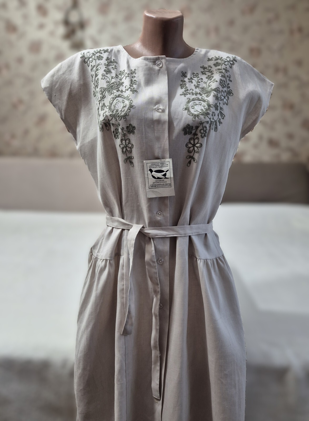 vintage dress ussr women’s dress robe made of linen with embroidery Ivanovo