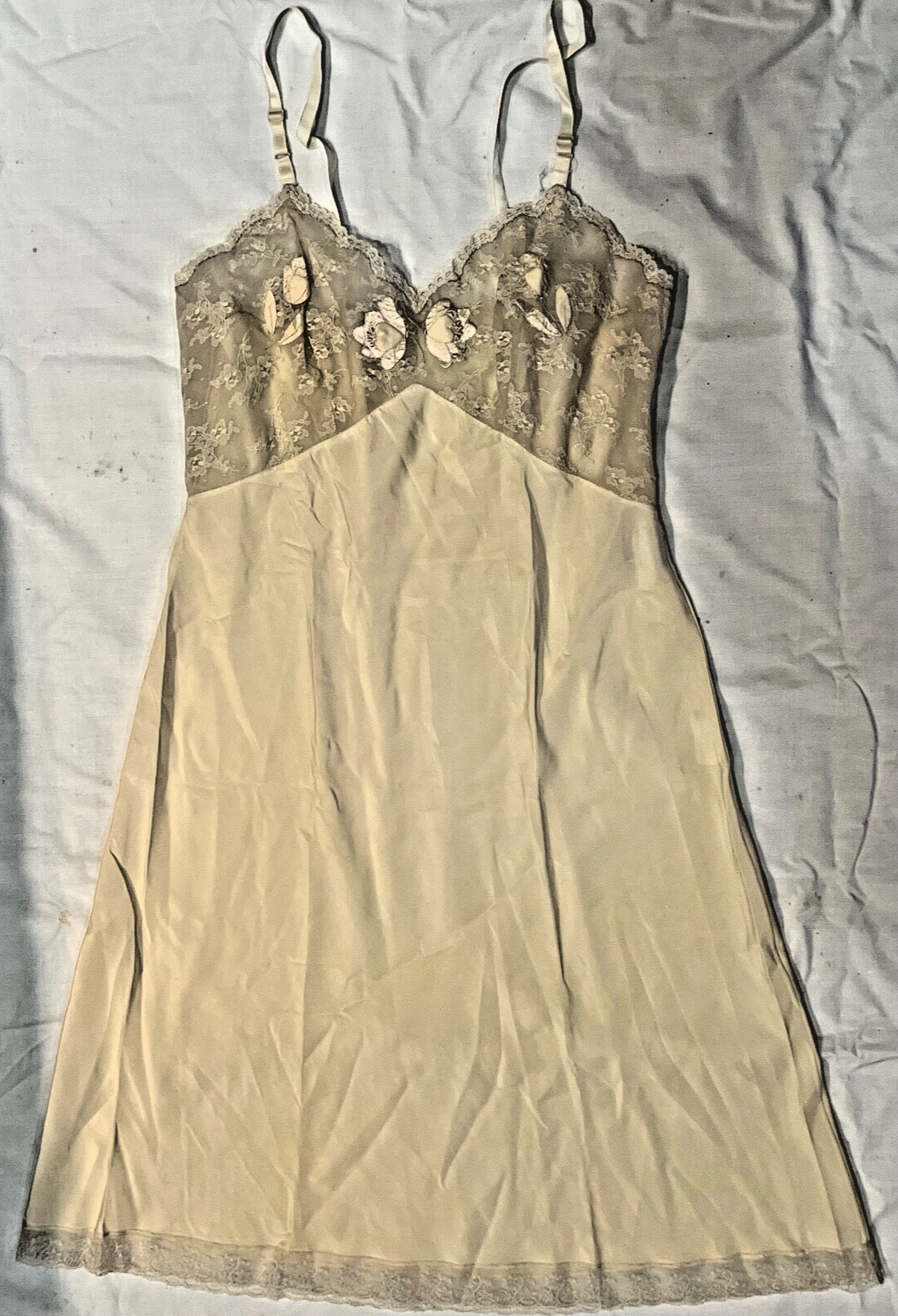 Corhan VINTAGE Blush Lace & Hand Embroidered Full Slip Size 36 T15-2