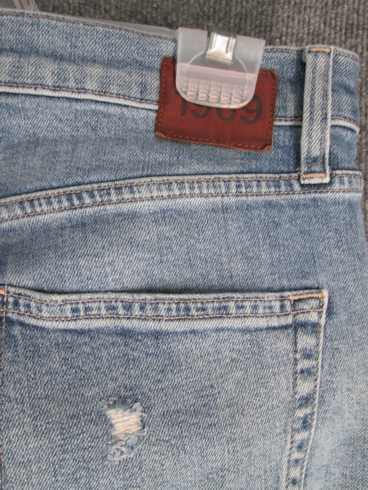 Gap Vintage 1969 Women’s Distressed Light Wash Flare Leg Jeans Size 12/31 Frayed