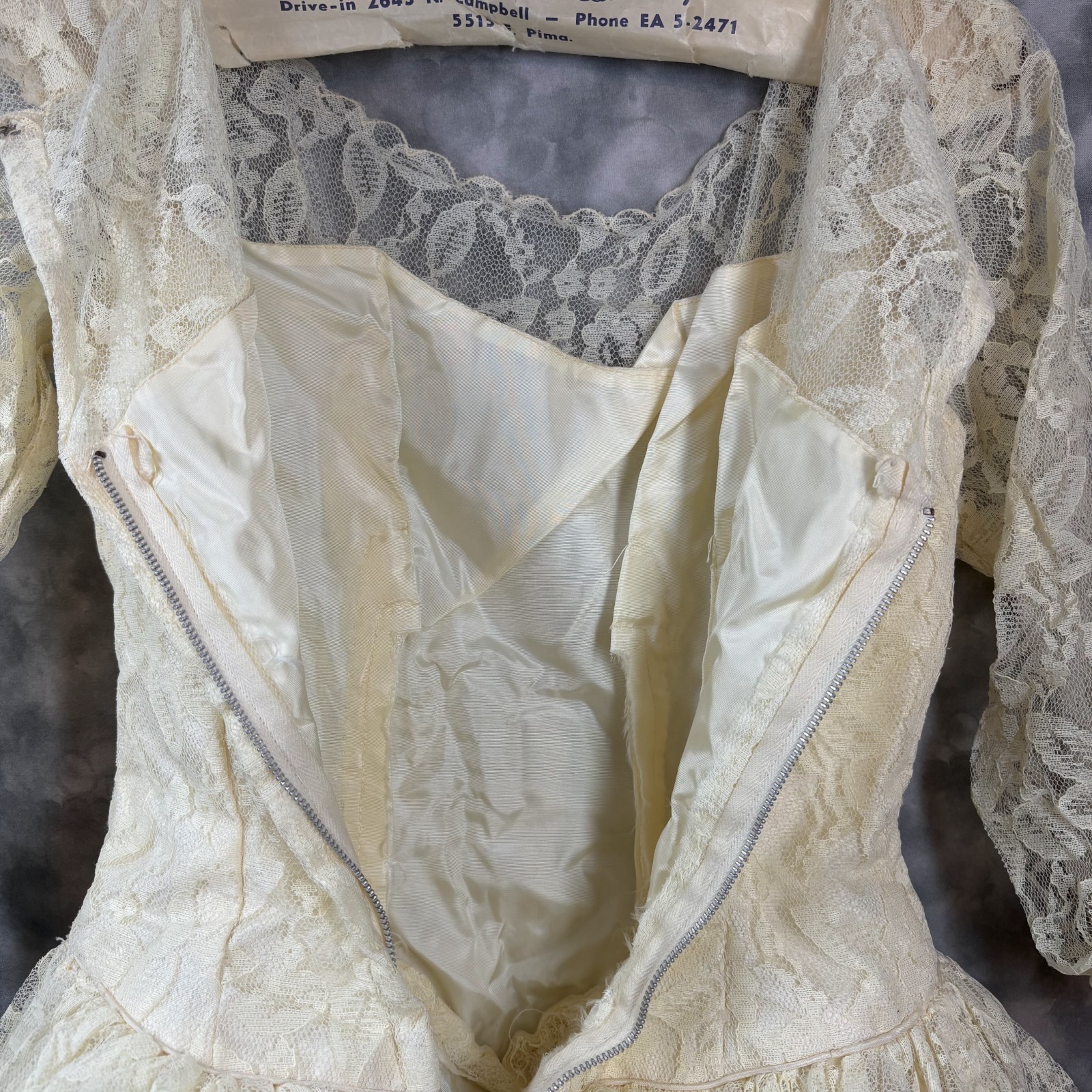 1950s Vtg Ivory Lace Wedding Dress Tea Length Tulle Crinoline Rose Detail 💐👰 R
