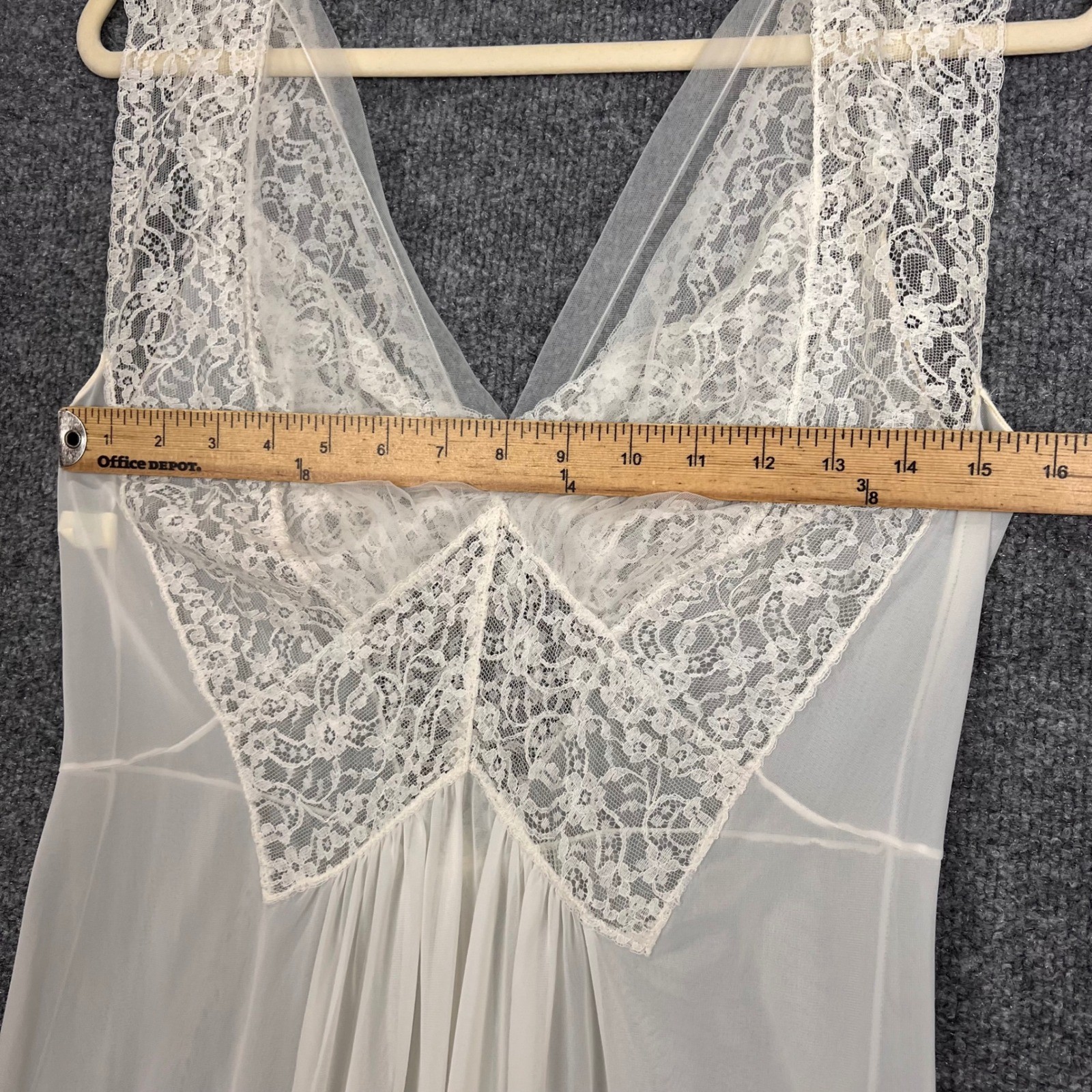 Vintage Carters Nightgown small Lace Trim Maxi Size 34