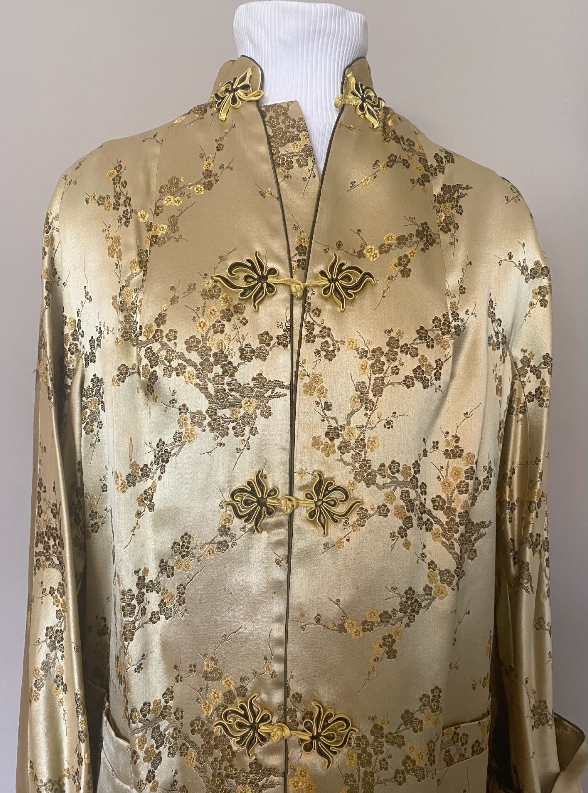 Vintage Imperials 1960s Asian Silk Jacket Mandarin Collar & Frog Closure Size L
