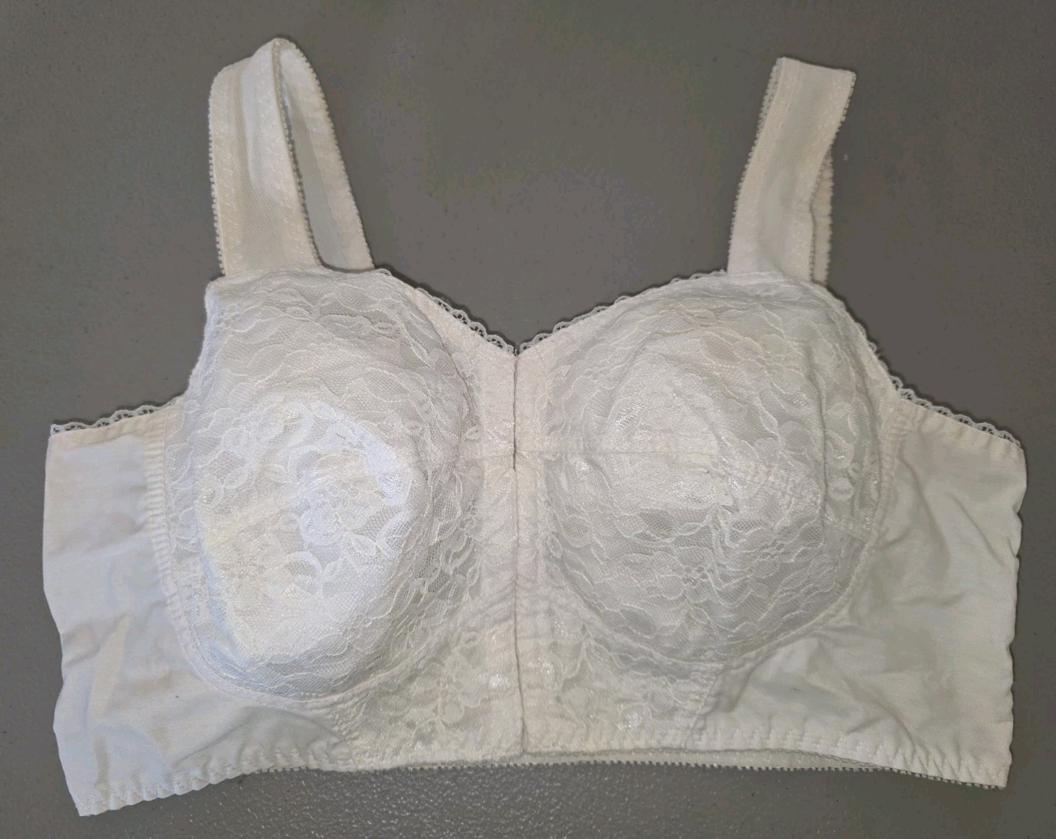 Wynette by Valmont Vintage Bra 36B No Wire Elastic Back Lace 7 Front Hooks Cups
