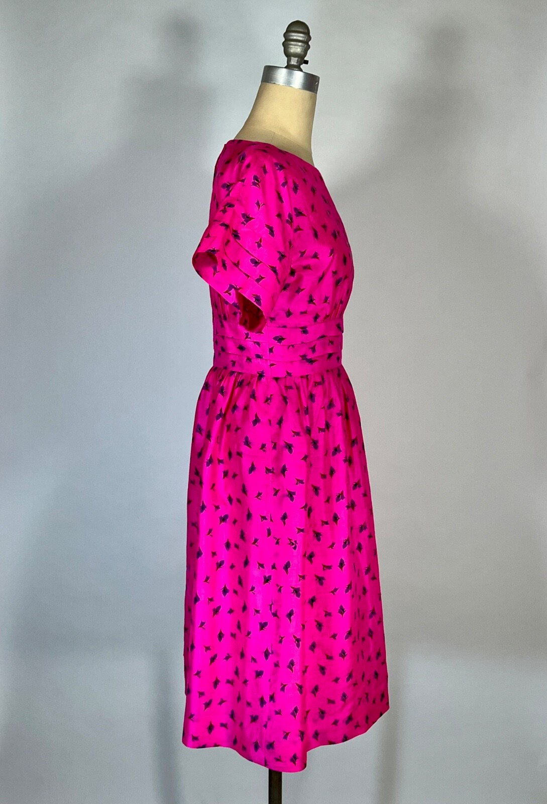 Vintage 1950’s-60’s rare HOT PINK pure silk floral dress with pleat details M/L