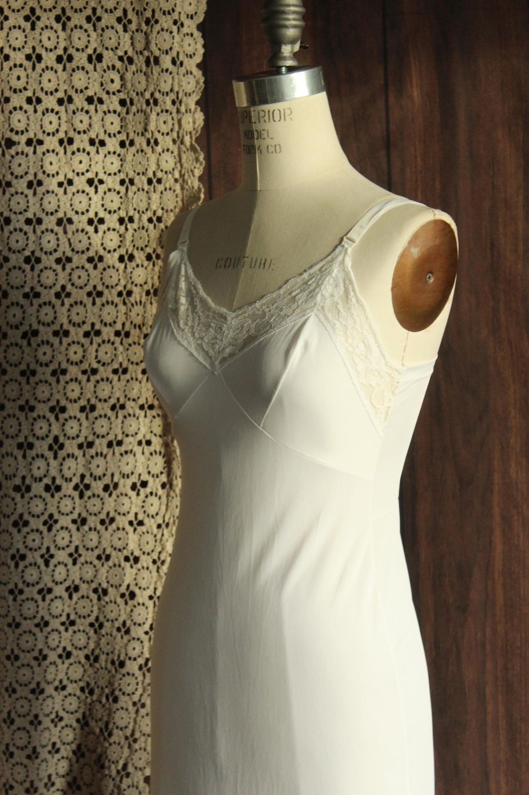 Vintage 1970s Slip, Montgomery Ward Ankle Length White Nightgown, Size 10/32