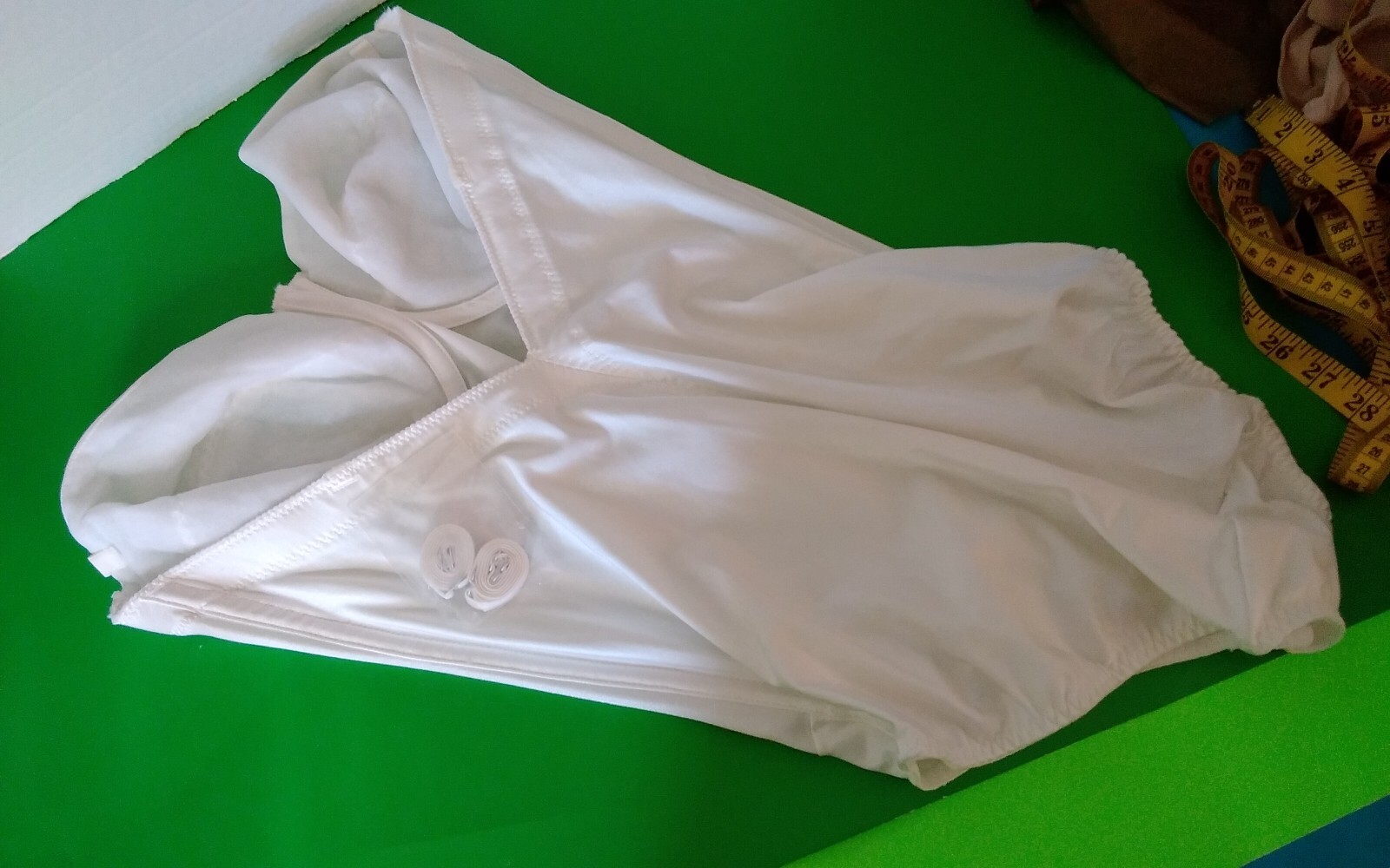 Vintage Victorias Secret White Convertible Body Shaper Girdle 40D USA Gold Crown