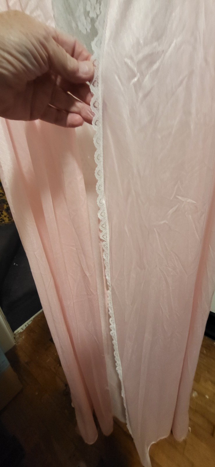 Vintage Paramount Pink & Lace Trim/Shoulders Wrap Around SS Robe L