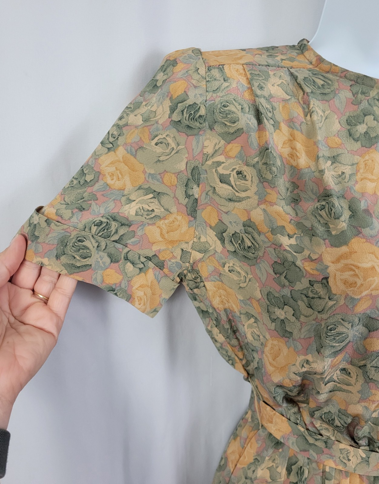 Vintage Taurus II Muted Green & Gold Floral Blouson Dress w Belt Size 4