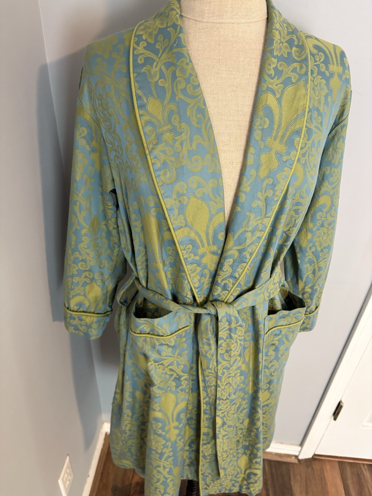 Vintage 80s 90s Jacquard Tapestry Robe Fleur De Lis Baroque Medieval Renaissance