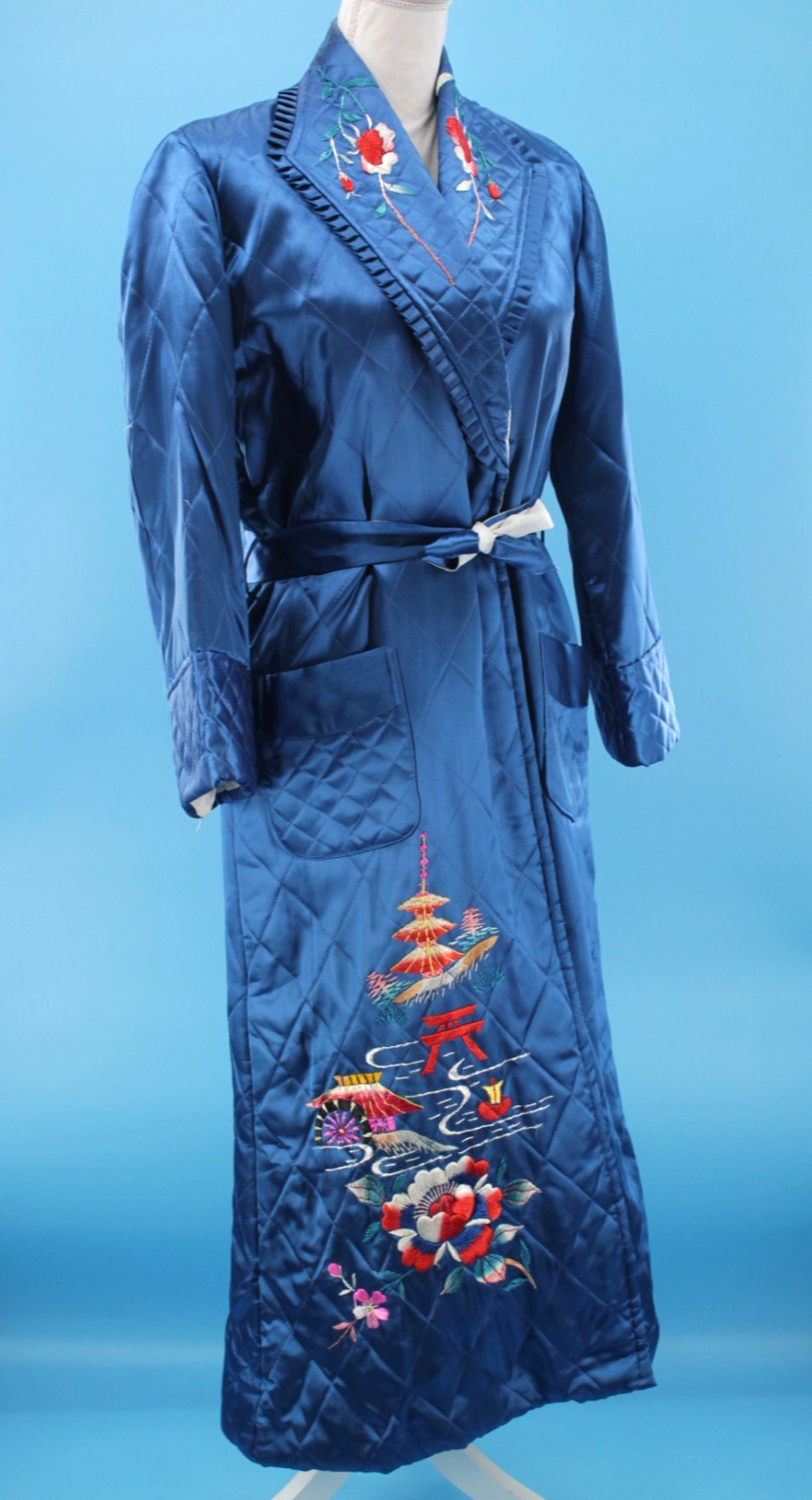 VTG Womens 50s 60s Blue Embroidered Rayon Korean / Japanese Robe S/M 1950s 1960s