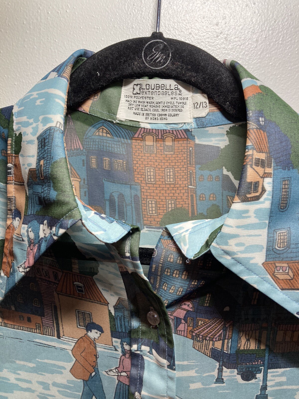Vintage Loubella Blouse, Size 12/13 (Med/Large), Polyester Shirt. Street Scene.