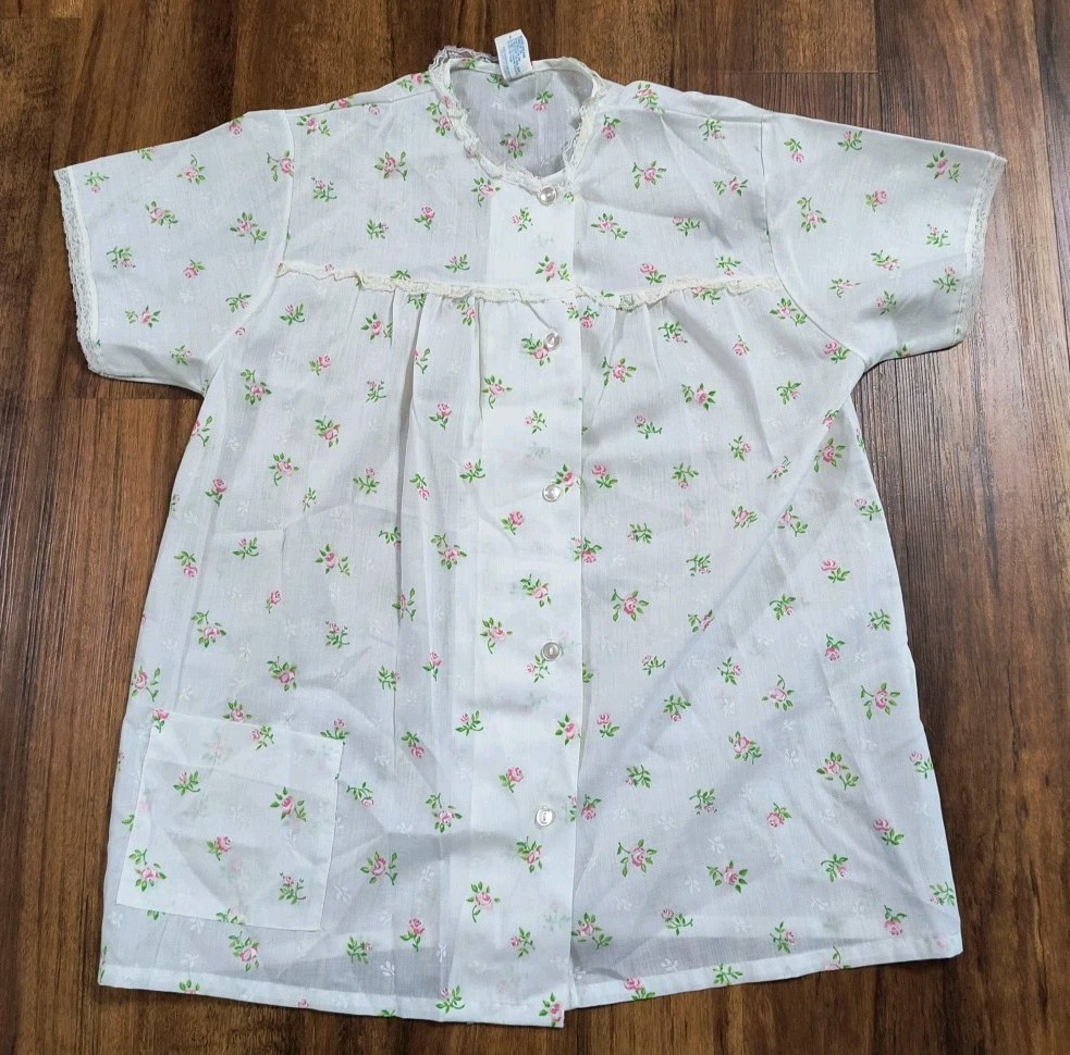 Vintage Katz Button Up Lace Trim Forest Floral Pajama Top
