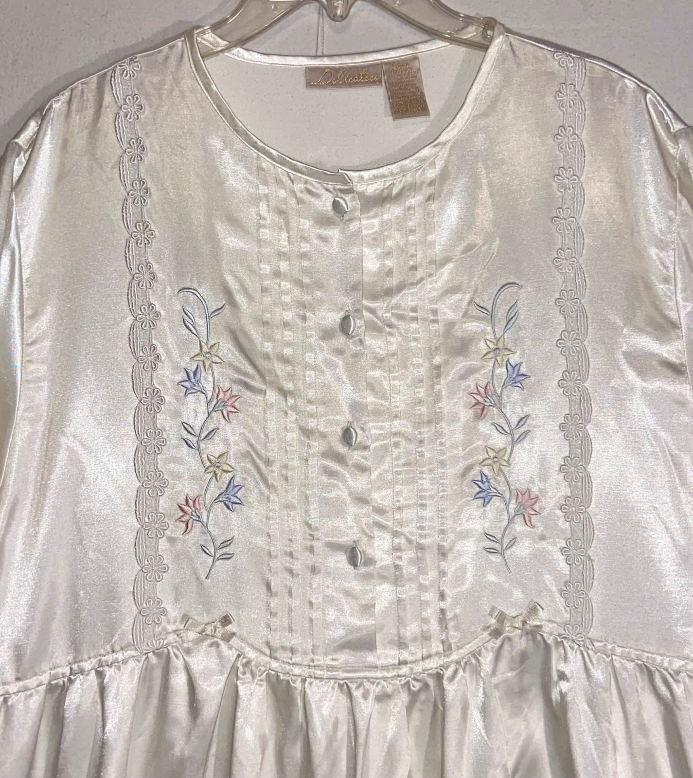 Vintage Delicates Long Sleeves White Silky Nightgown Floral Embroidered Buttons