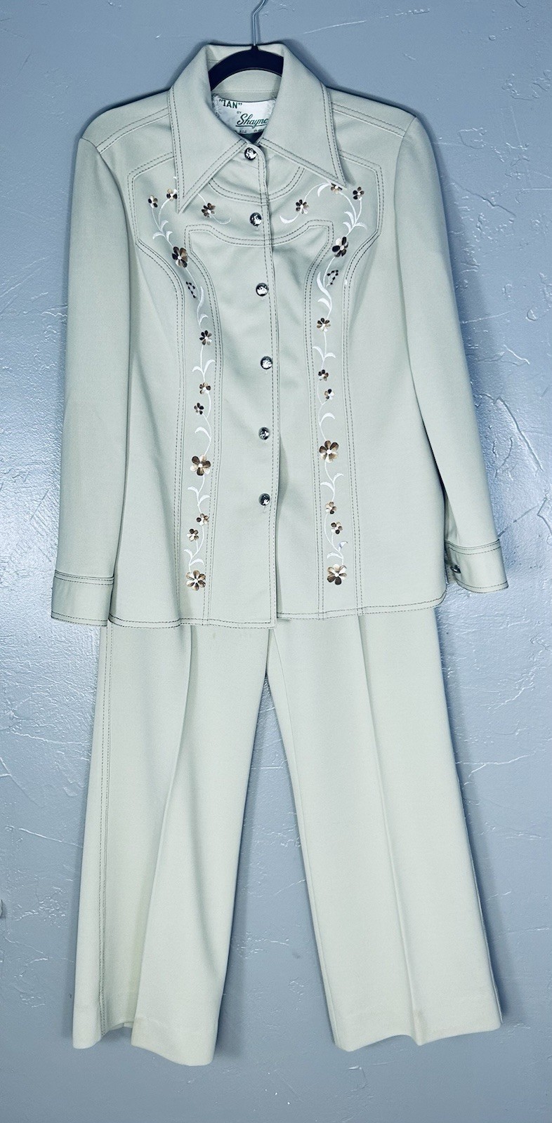 vintage 1970s „Ian” Shayne pantsuit dagger collar & Floral Embroidery Size 11/12