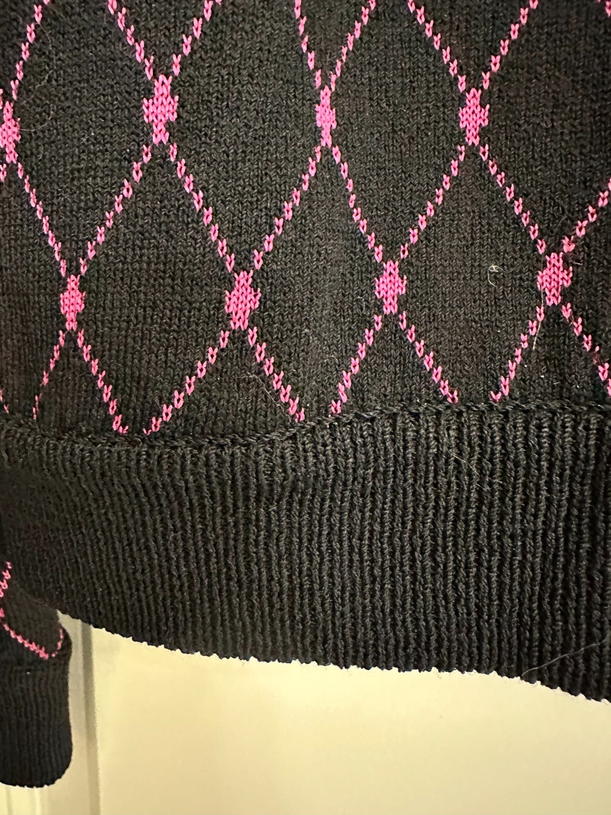 St. John Sport by Marie Gray Sweater L Black Pink Argyle Zip Front Gold Logo USA