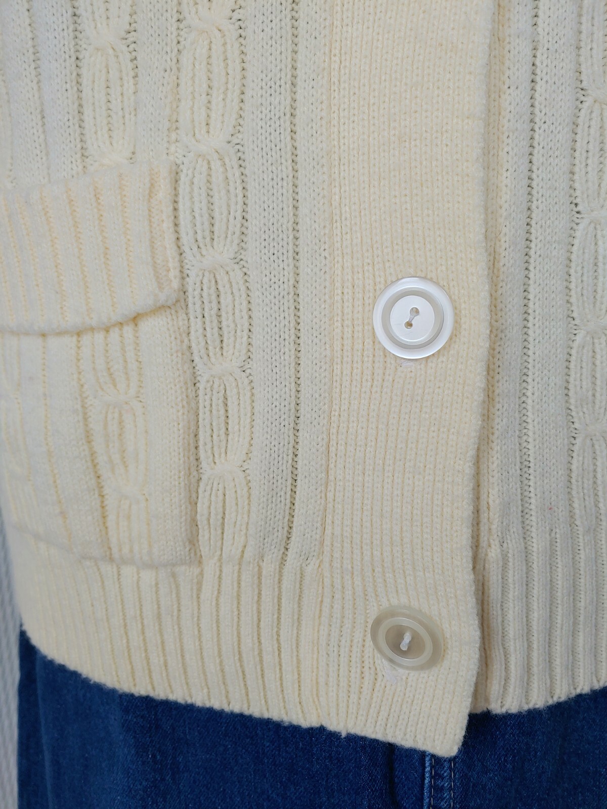 Vintage Great Girl, Inc/Amy Austin Creamy Yellow Sweater Cardigan Size 44/XL?