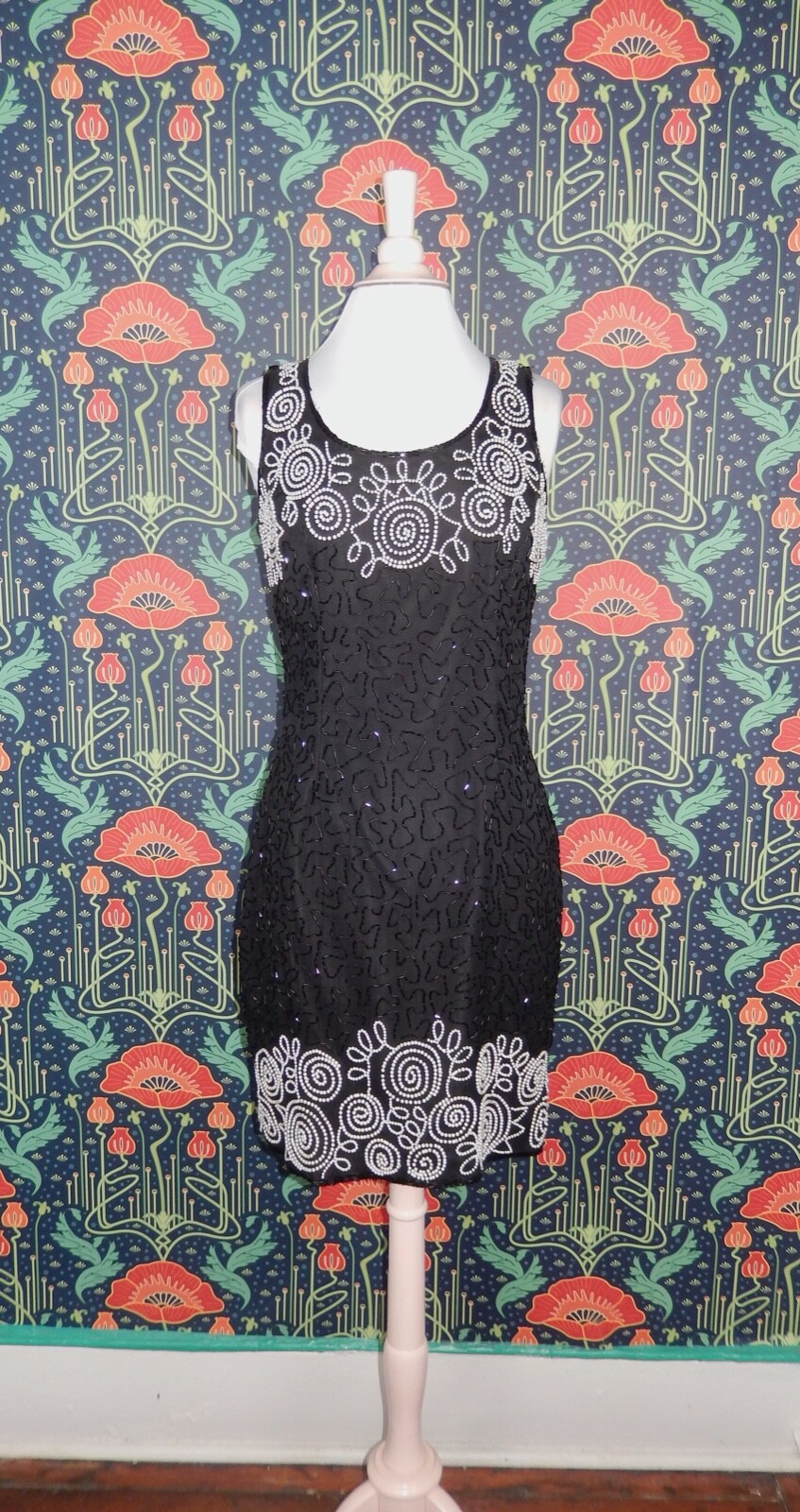 Vintage 80’s 90’s Stenay Black White Beaded Sheath Silk Party Cocktail Dress