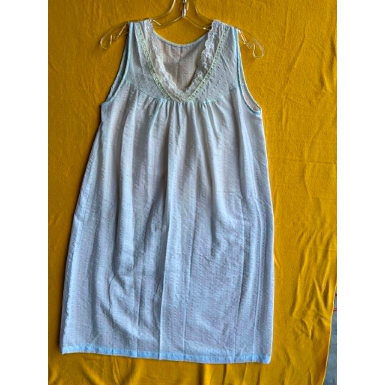 Vintage Mid Length Nightgown Sleeveless Eyelet Lace Trim 26-05-21