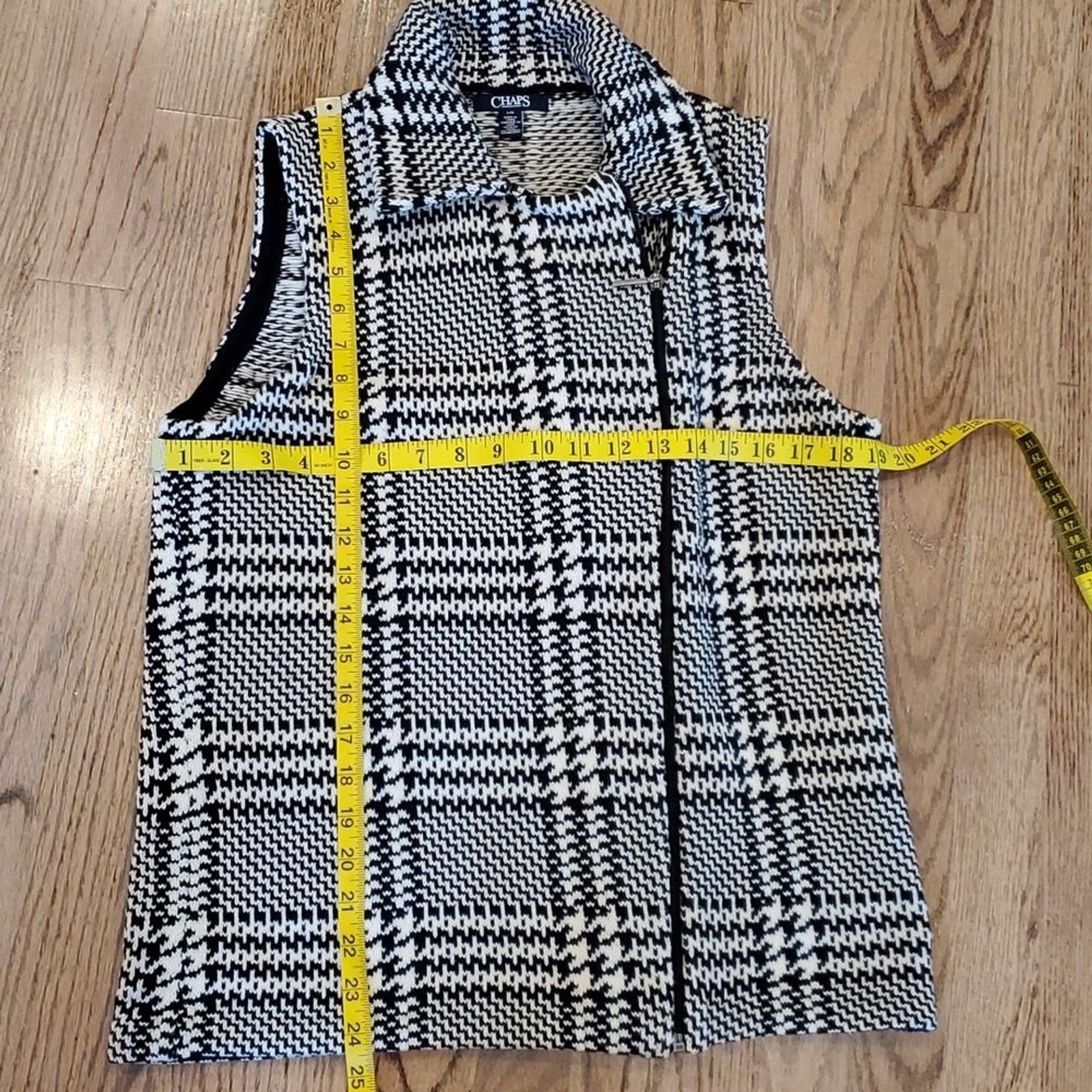 CHAPS HOUNDSTOOTH MOTO STYLE SWEATER KNIT VEST SIZE LARGE BLACK CREAMY WHITE