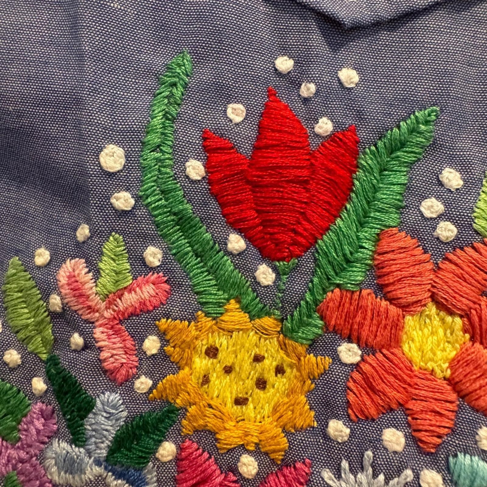 Vtg Lady Wrangler Chambray Shirt Blue Hand Embroider Folk Art Western 70s USA