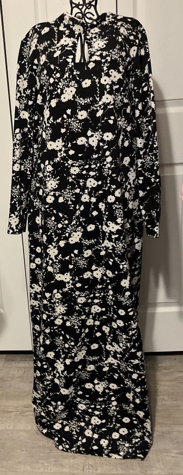 Vintage 1960s Long Sleeve Floral Asian Mandarin Keyhole Collar Maxi Dress Sz S/M