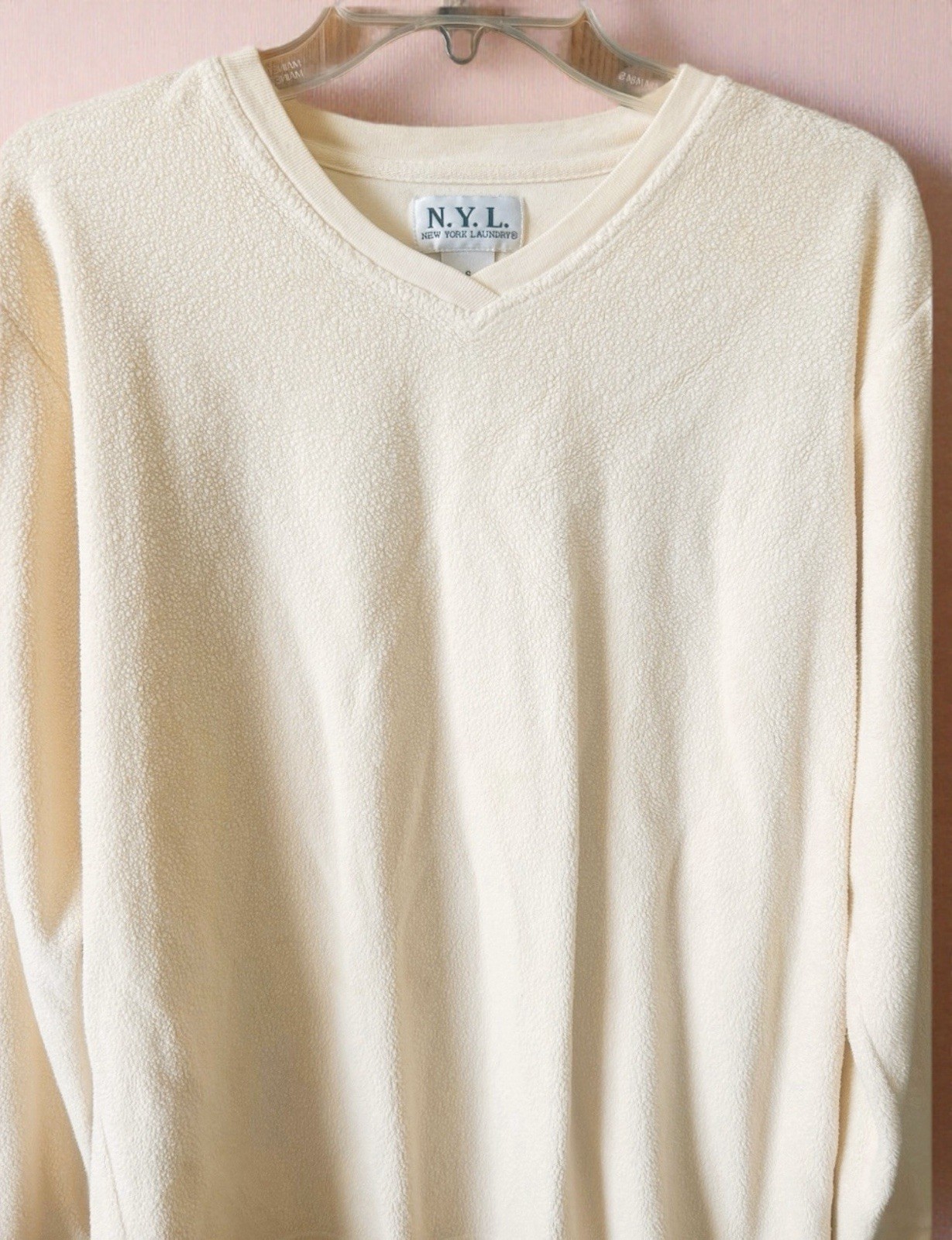 Vintage New York Laundry Cream Long Sleeve V-Neck Sweater. Small