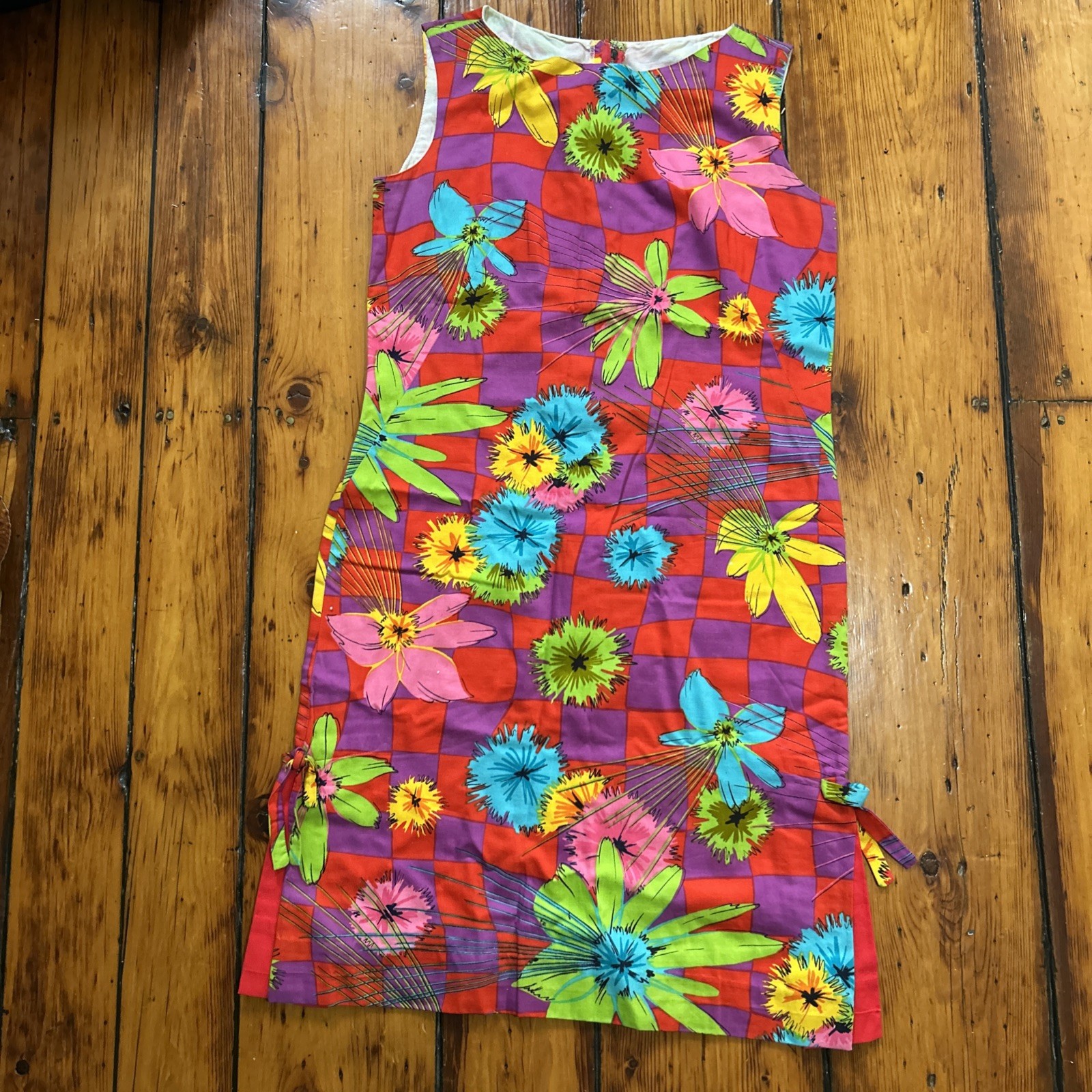 Vintage 60s Sun Fashions of Hawaii Floral Dress Cotton Bold Flowers Sleeveless