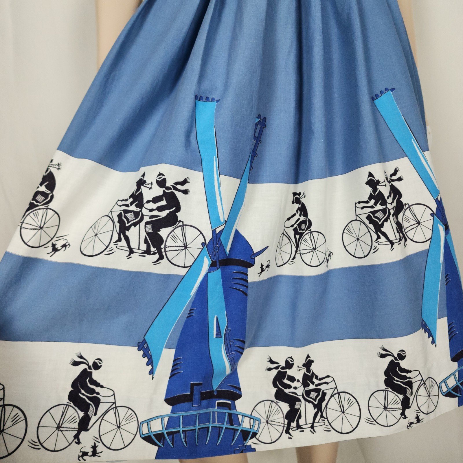 Vtg 1950s Holland windmill bicycle couple novelty print cotton skirt S