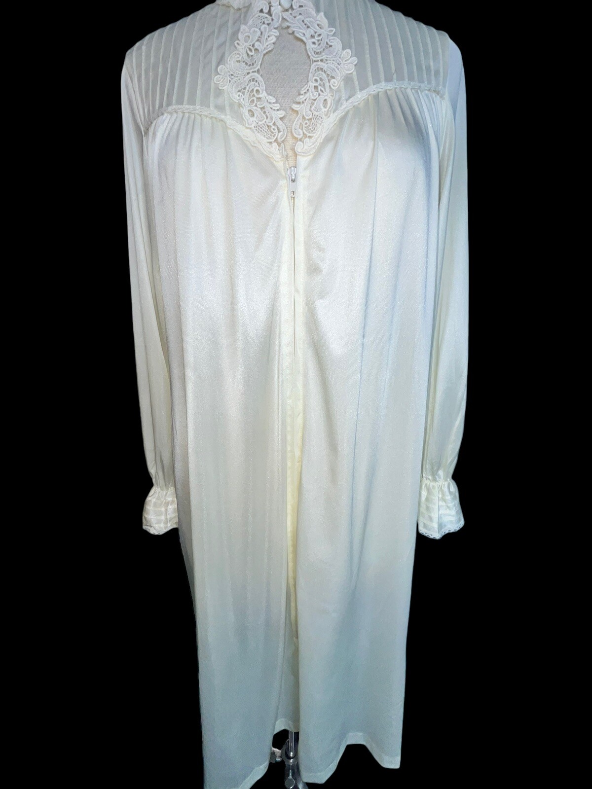1980s Gossard Artemis Satin Nightgown Robe Full Zip Size M Ivory Sexy Neckline