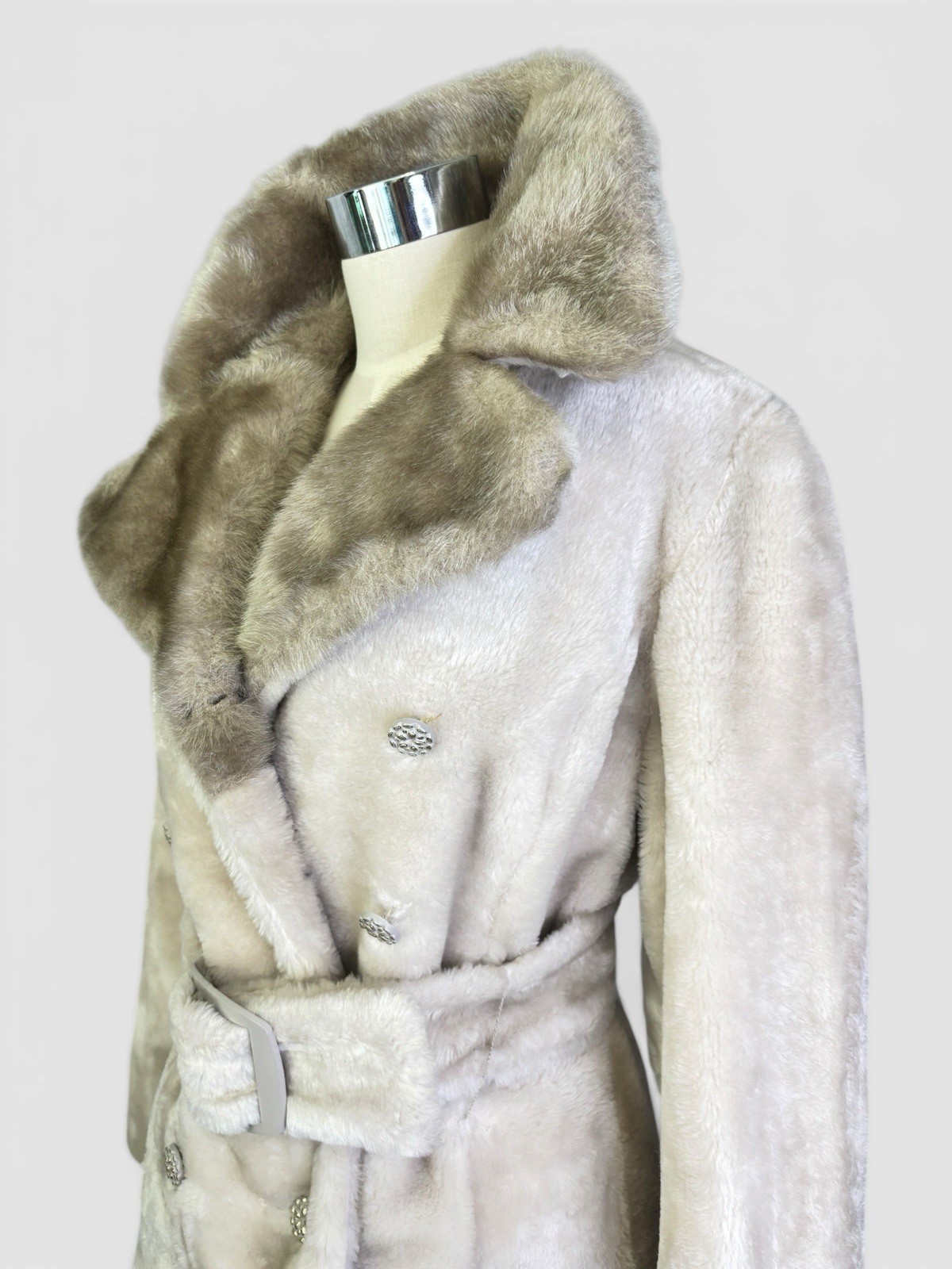 VTG Betty Rose ILGWU Union Made Beige Faux Fur Belted Coat Women’s