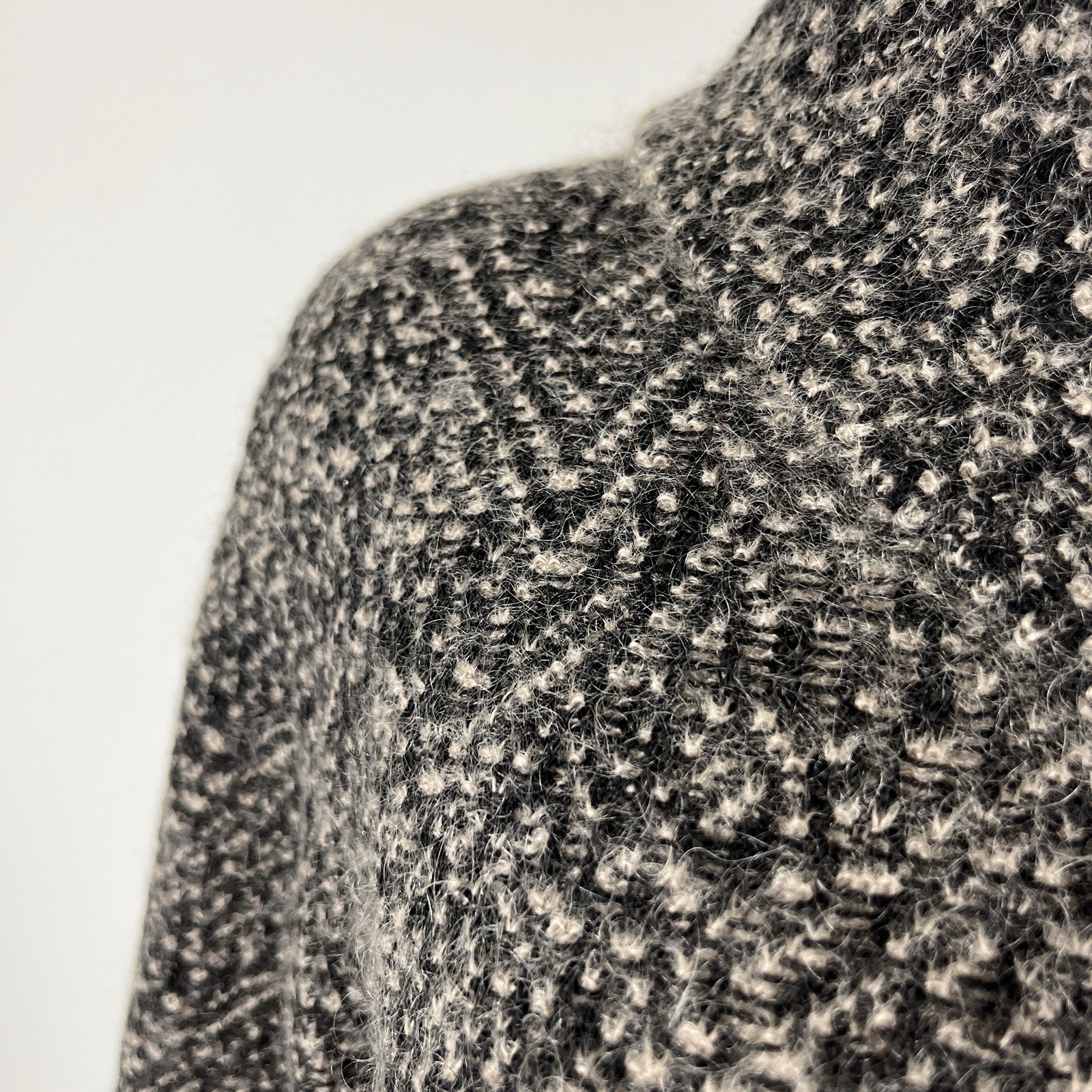 VTG 90s Georgio Armani Collezioni Women’s Sweater Wool Mohair Blend Gray Size 10